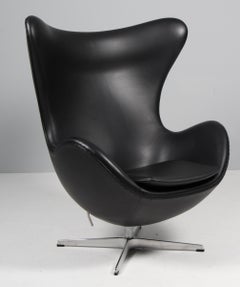Arne Jacobsen Egg Chair, original black leather. 2024