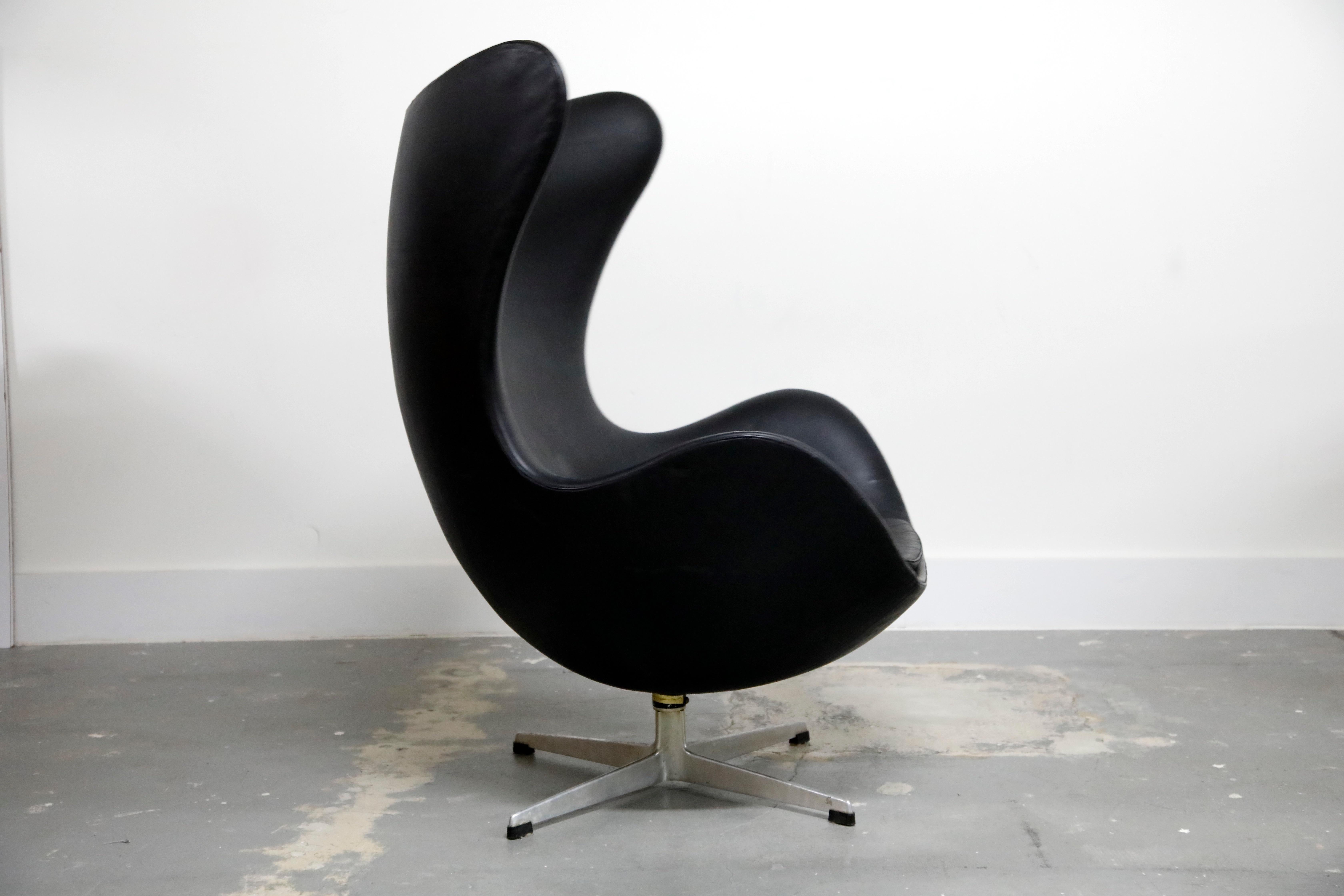 Mid-20th Century Arne Jacobsen Egg Chair & Stool for Fritz Hansen with Original Leather, Signed