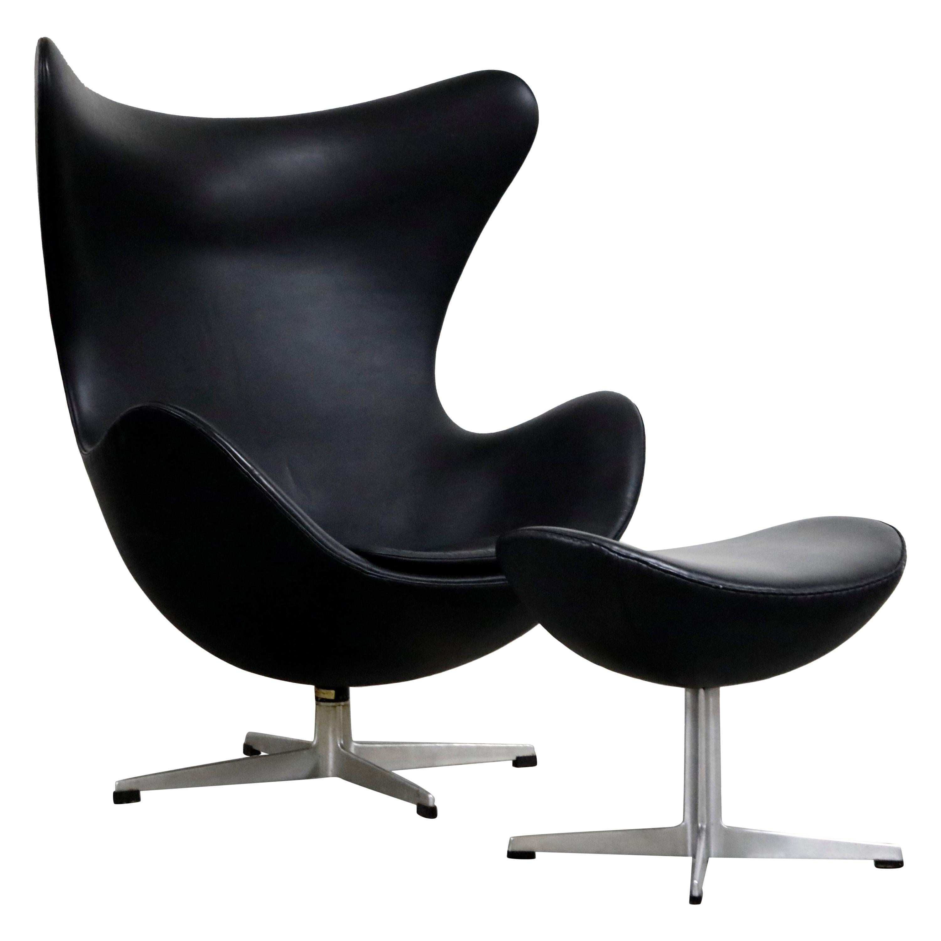 Arne Jacobsen Egg Chair & Stool for Fritz Hansen with Original Leather, Signed