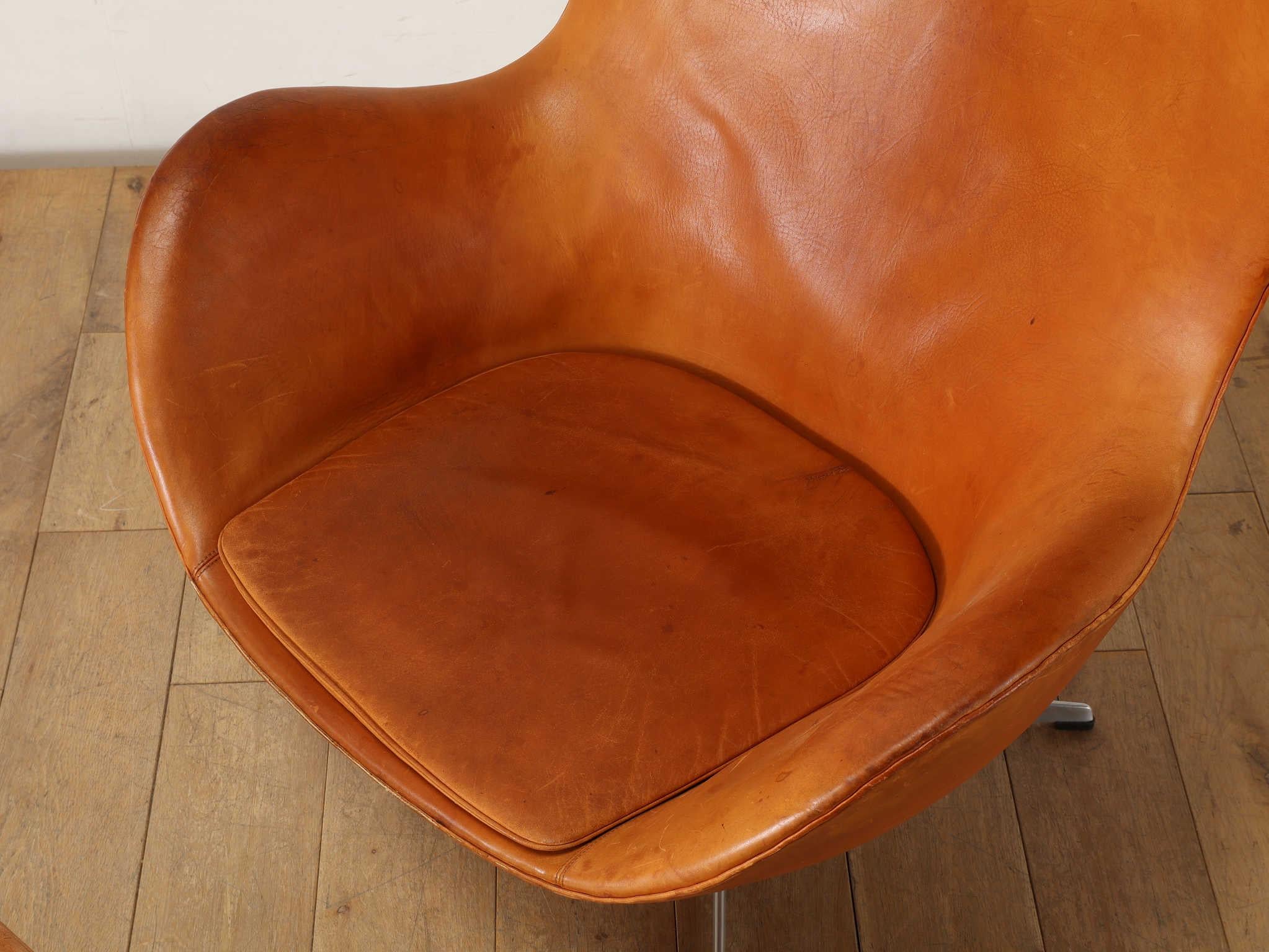 Arne Jacobsen Silla Egg con Otomana FH3316 Años 60 en venta 6
