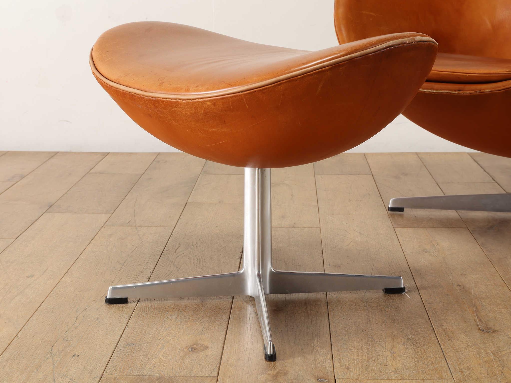 Arne Jacobsen Silla Egg con Otomana FH3316 Años 60 en venta 10