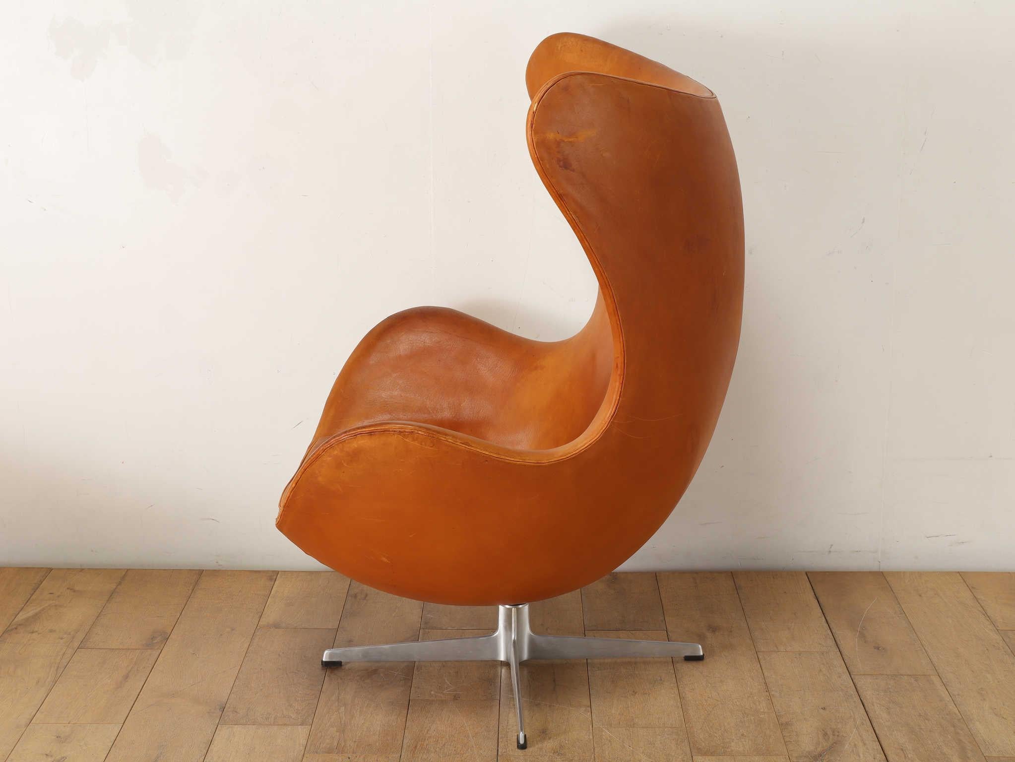Arne Jacobsen Silla Egg con Otomana FH3316 Años 60 en Bueno estado para la venta en Shibuya-ku, 13