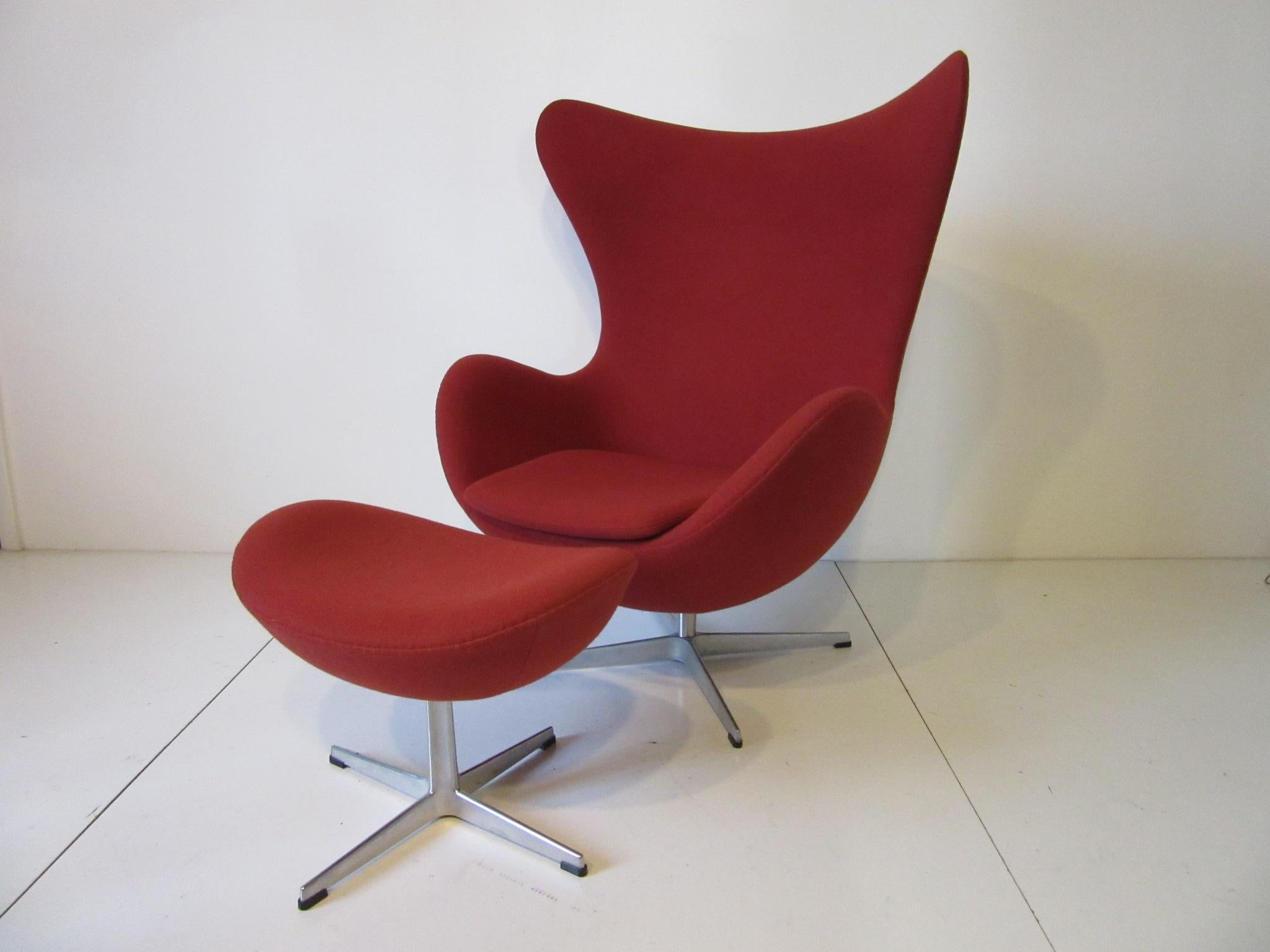 Arne Jacobsen Egg Chair with Ottoman for Fritz Hansen 4