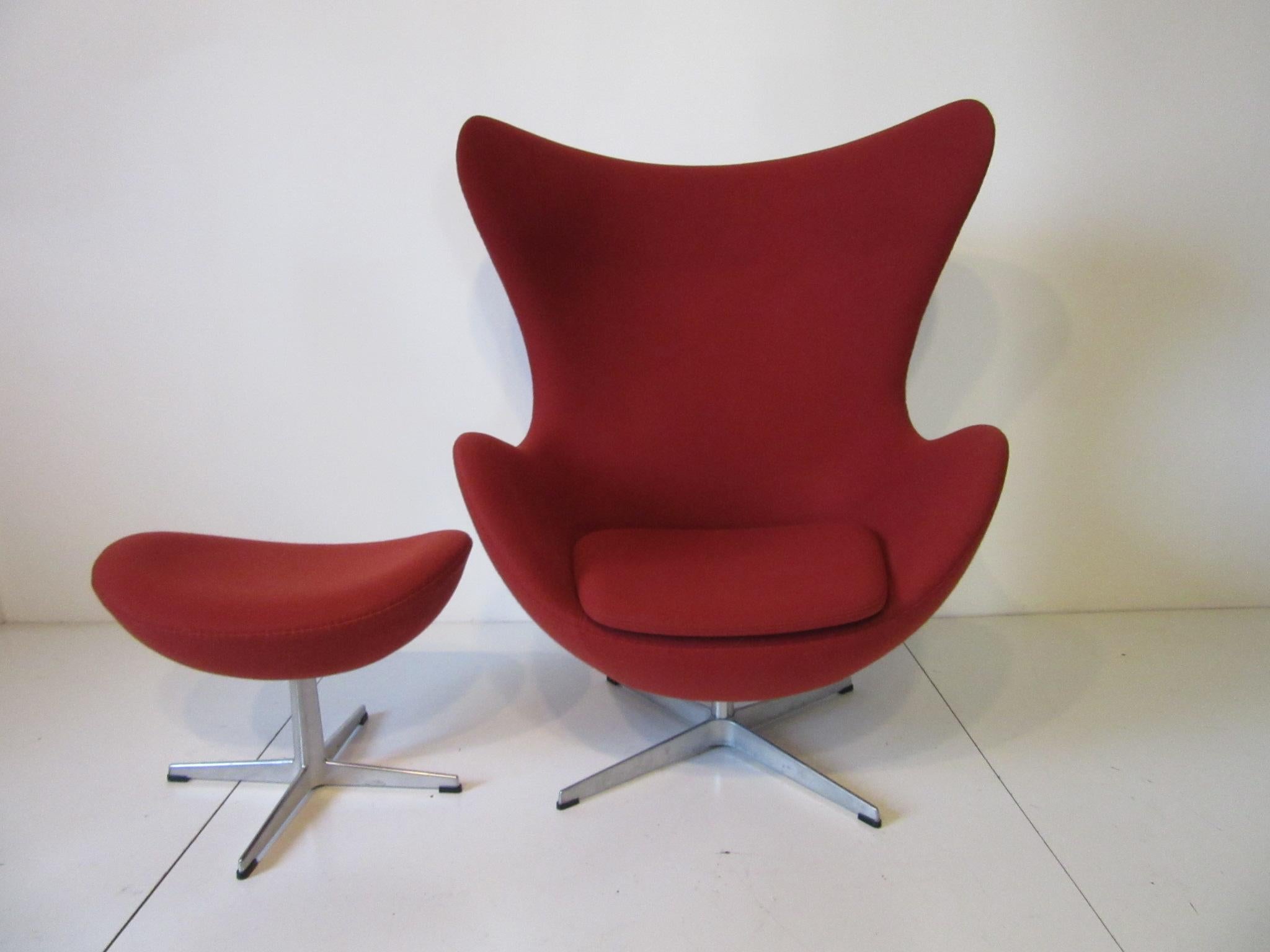 Modern Arne Jacobsen Egg Chair with Ottoman for Fritz Hansen