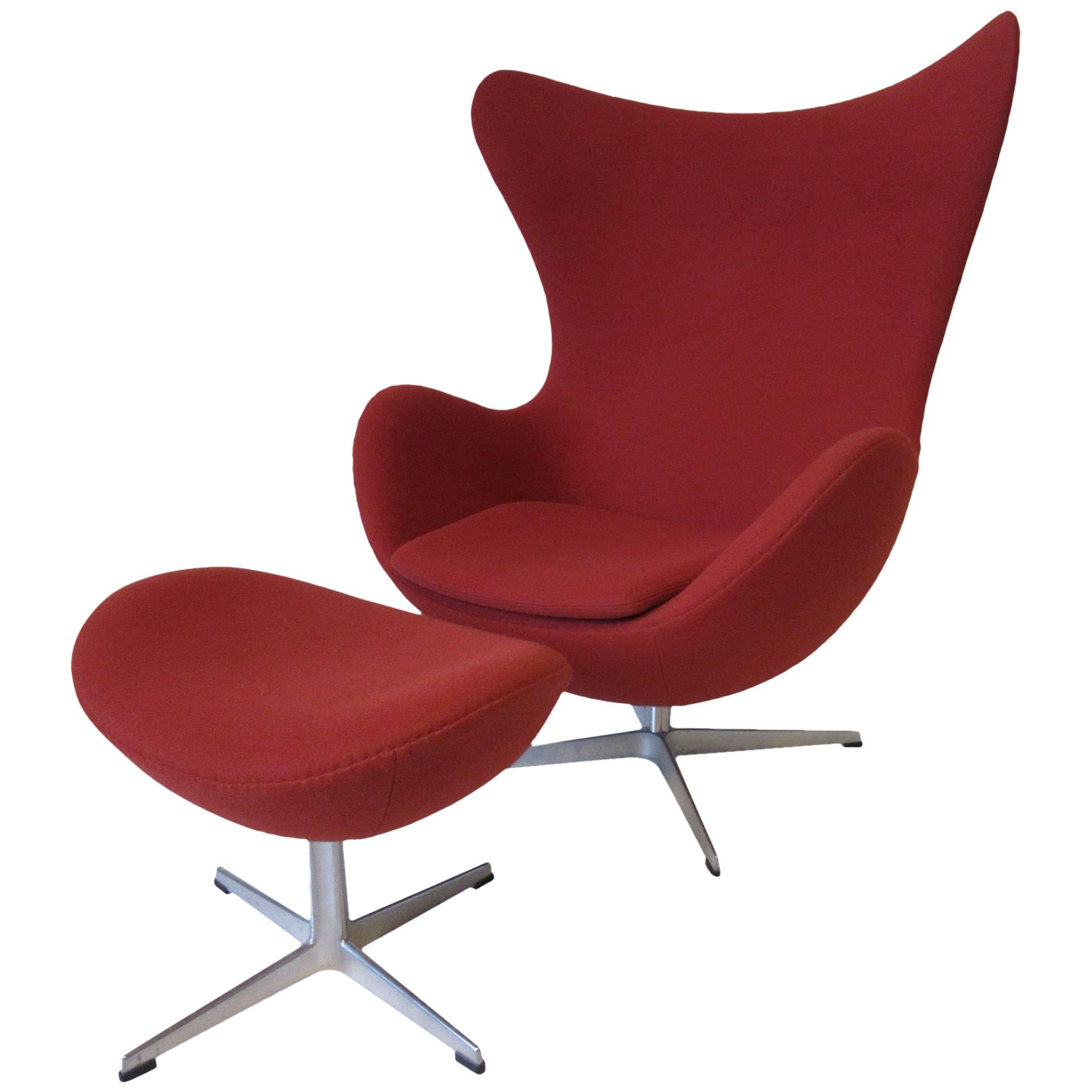 Arne Jacobsen Egg Chair with Ottoman for Fritz Hansen