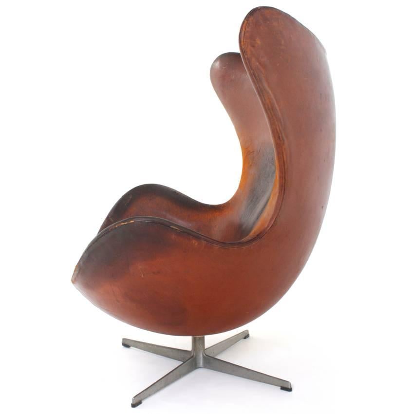 Arne Jacobsen 'Egg Chair', Denmark, 1960s In Distressed Condition In Greding, DE
