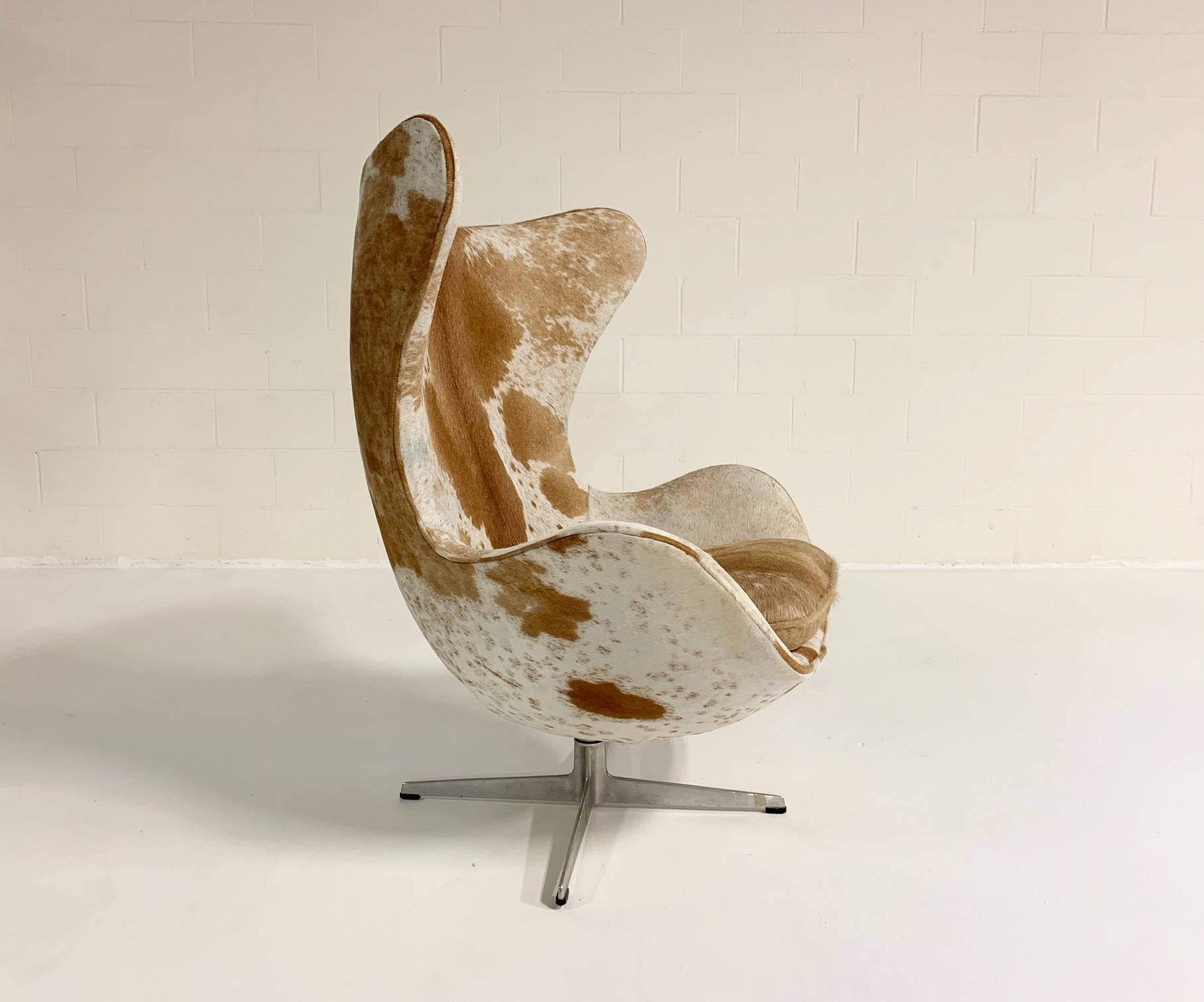 Arne Jacobsen Egg Chairs and Ottoman in Brazilian Cowhide 2