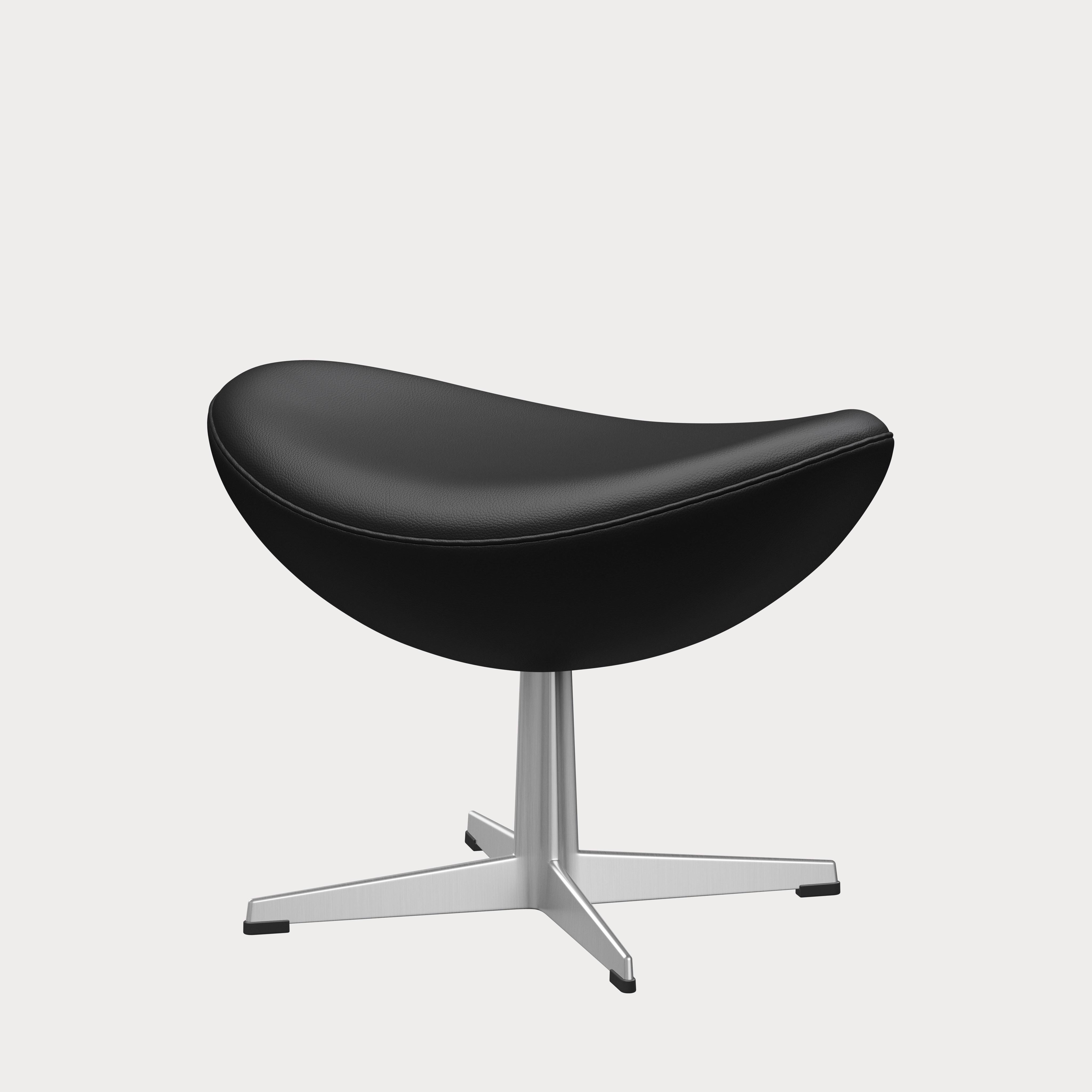 Arne Jacobsen 'Egg' Footstool for Fritz Hansen in Leather Upholstery (Cat. 4) For Sale 2