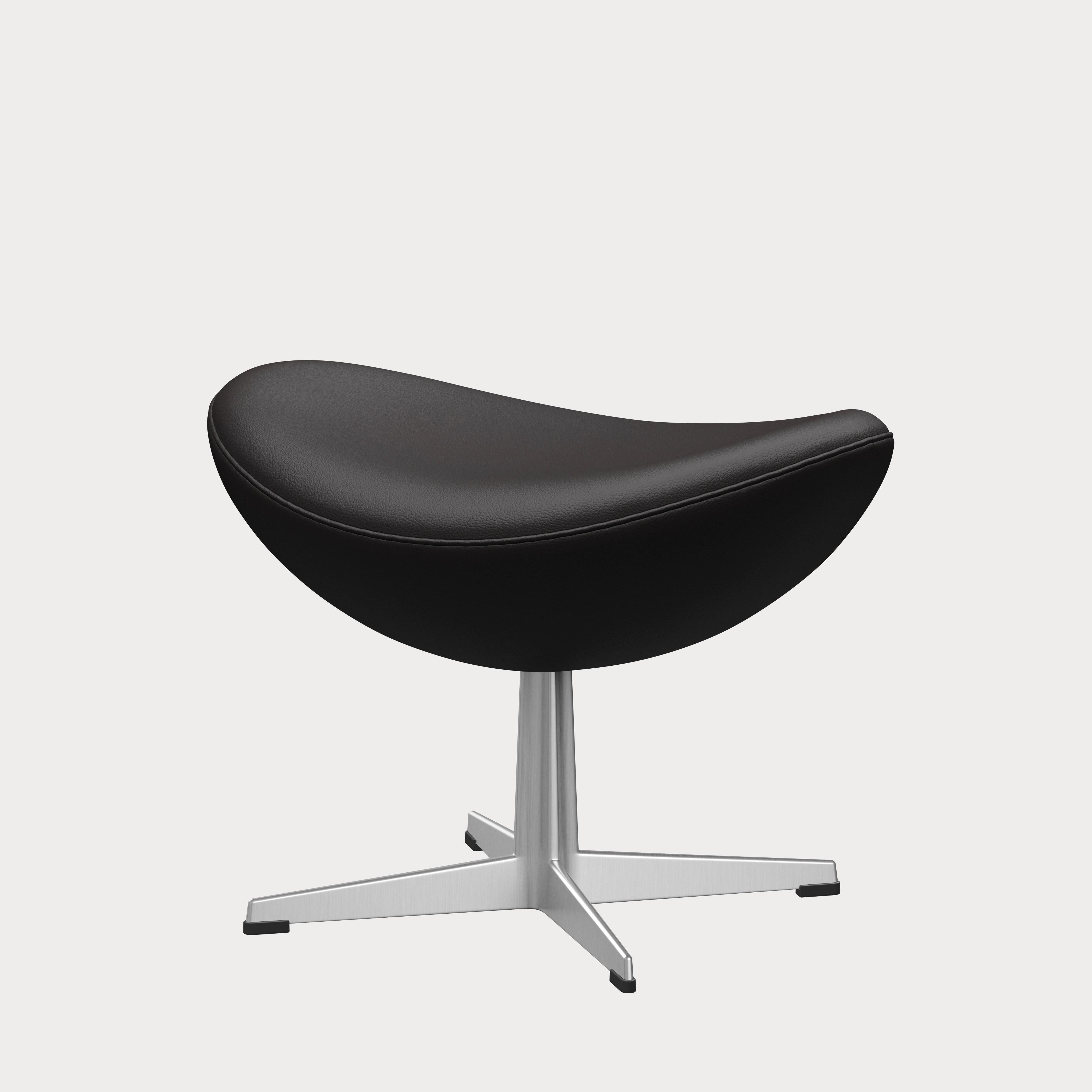 Arne Jacobsen 'Egg' Footstool for Fritz Hansen in Leather Upholstery (Cat. 4) For Sale 1
