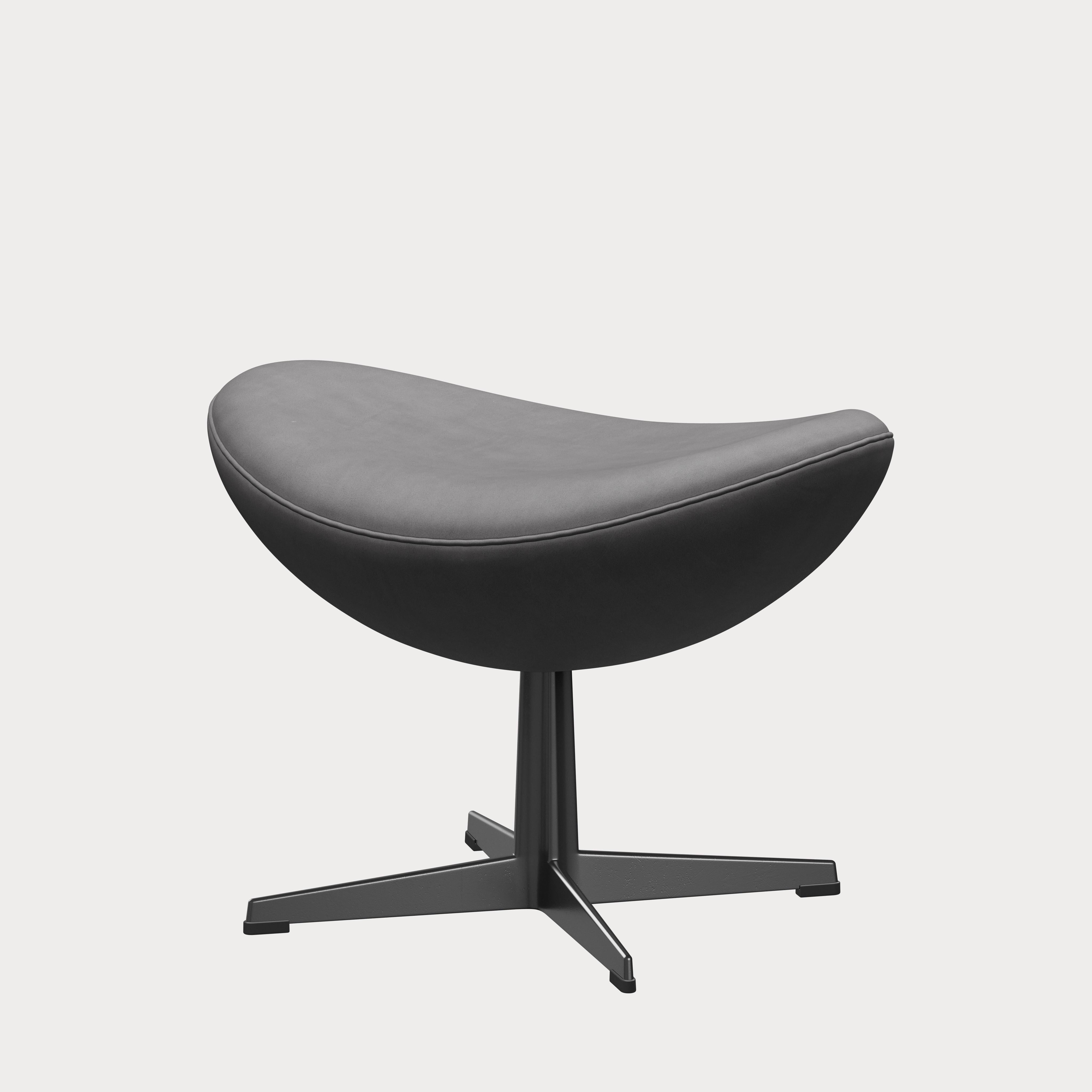 Arne Jacobsen 'Egg' Footstool for Fritz Hansen in Leather Upholstery (Cat. 5) For Sale 3