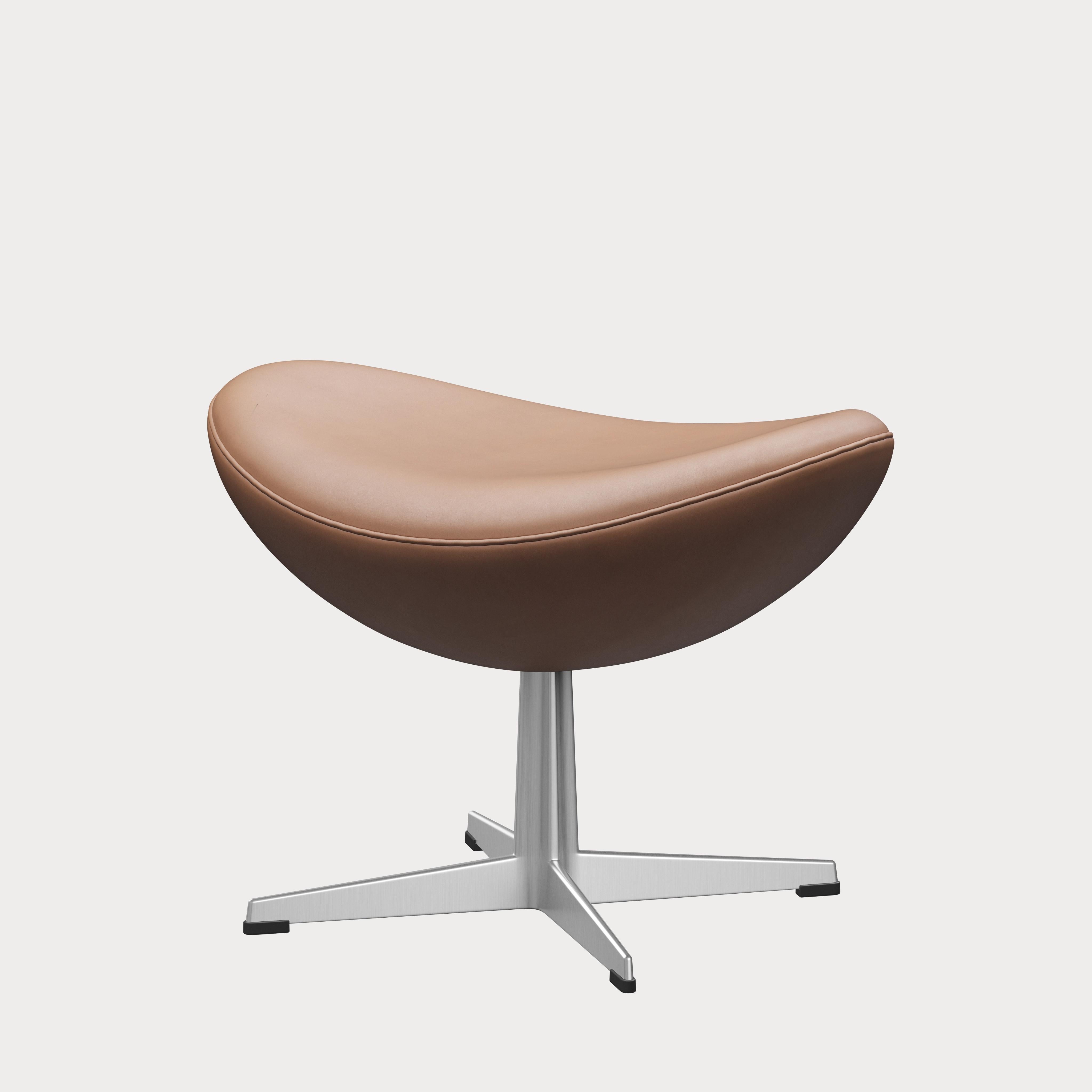 Fußhocker „Egg“ von Arne Jacobsen für Fritz Hansen mit Lederpolsterung (Cat. 5) im Angebot 7
