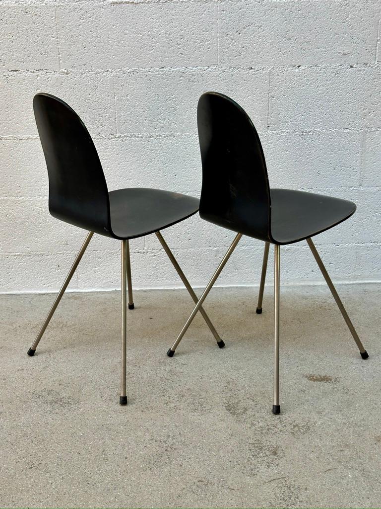 Arne Jacobsen First Edition 3106 Tongue Chairs 1955 For Sale 5