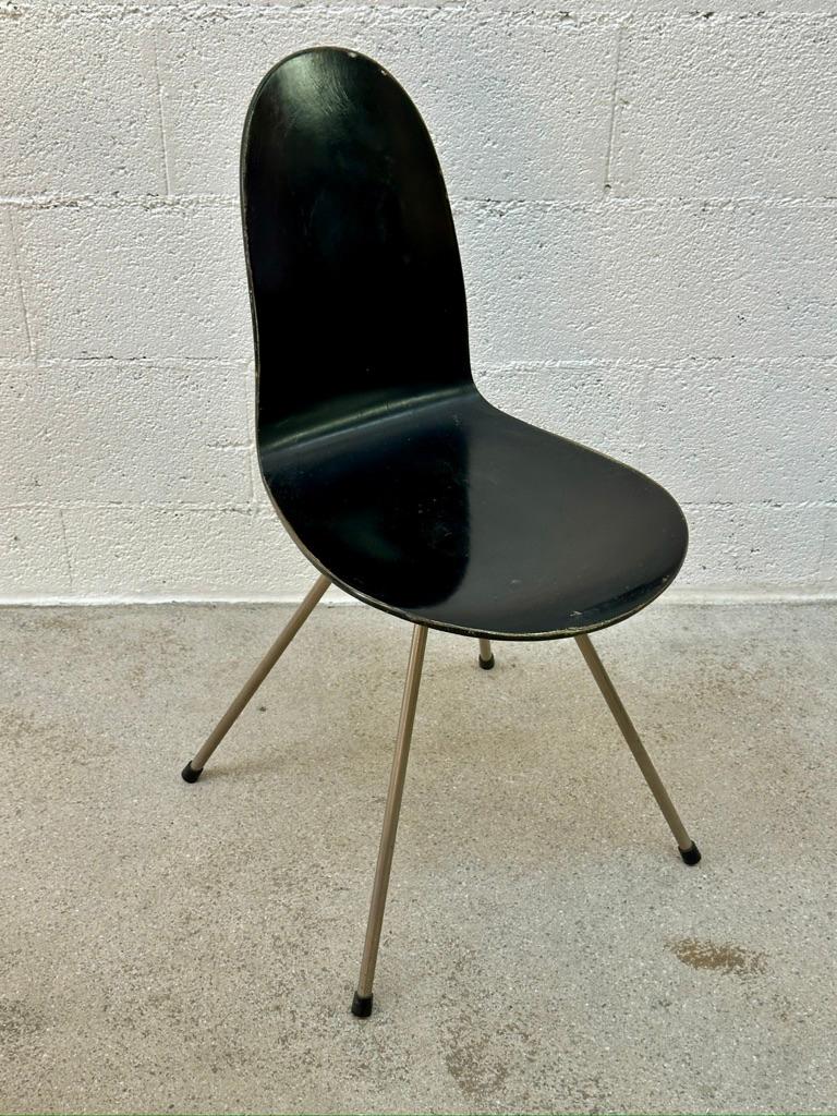 Danish Arne Jacobsen First Edition 3106 Tongue Chairs 1955 For Sale