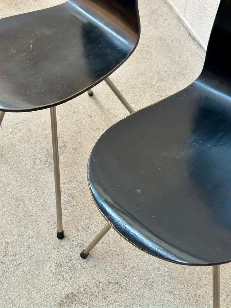 Arne Jacobsen First Edition 3106 Tongue Chairs 1955 For Sale 1