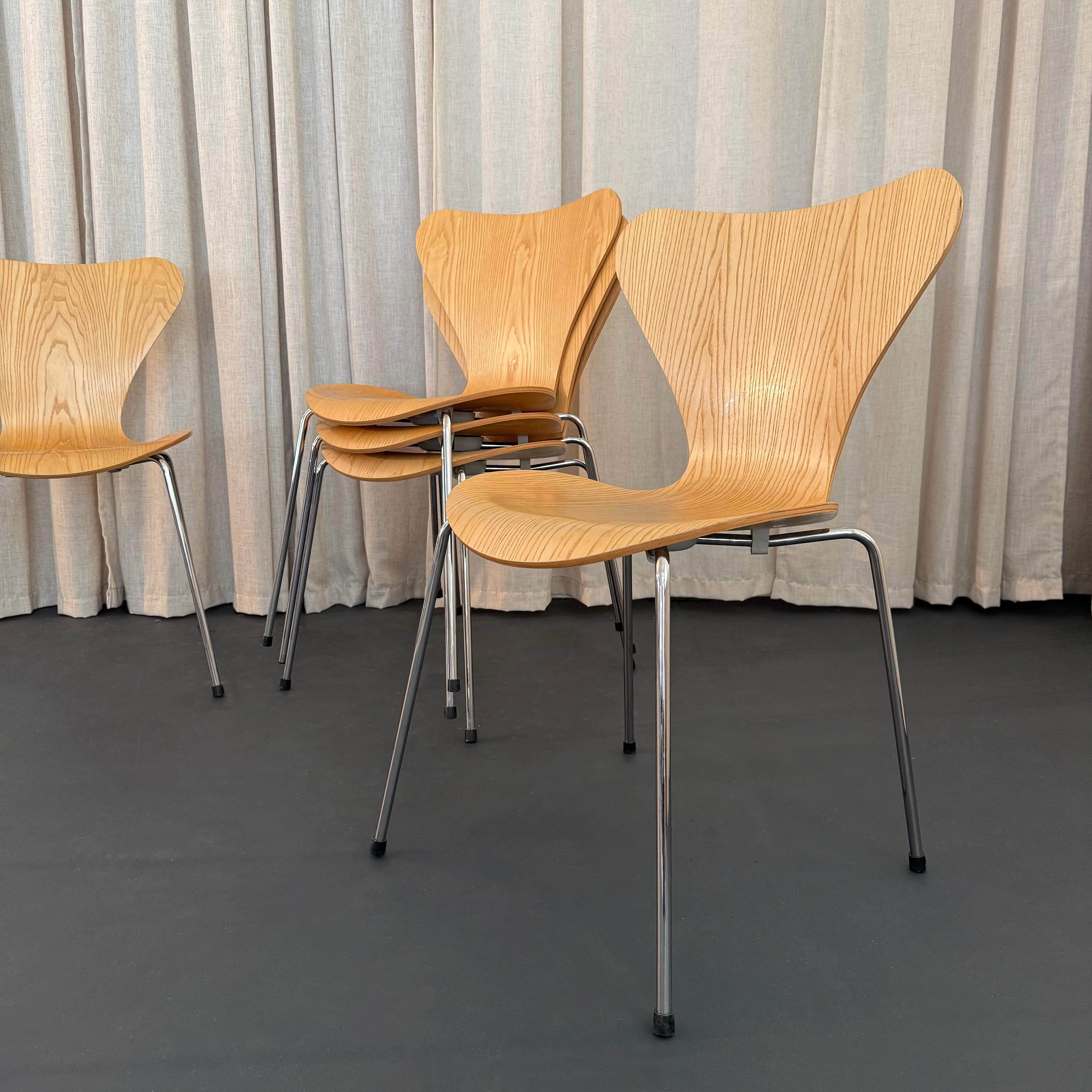 Danish Arne Jacobsen For Fritz Hansen Ash Series 7 Chair Model 3107 For Sale
