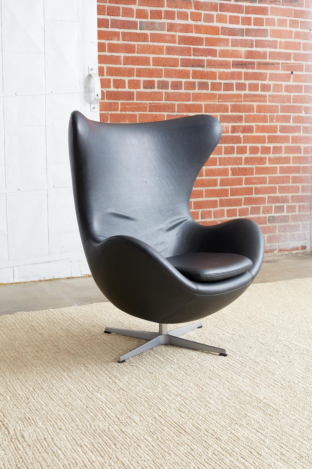 Arne Jacobsen for Fritz Hansen Black Egg Chair 3