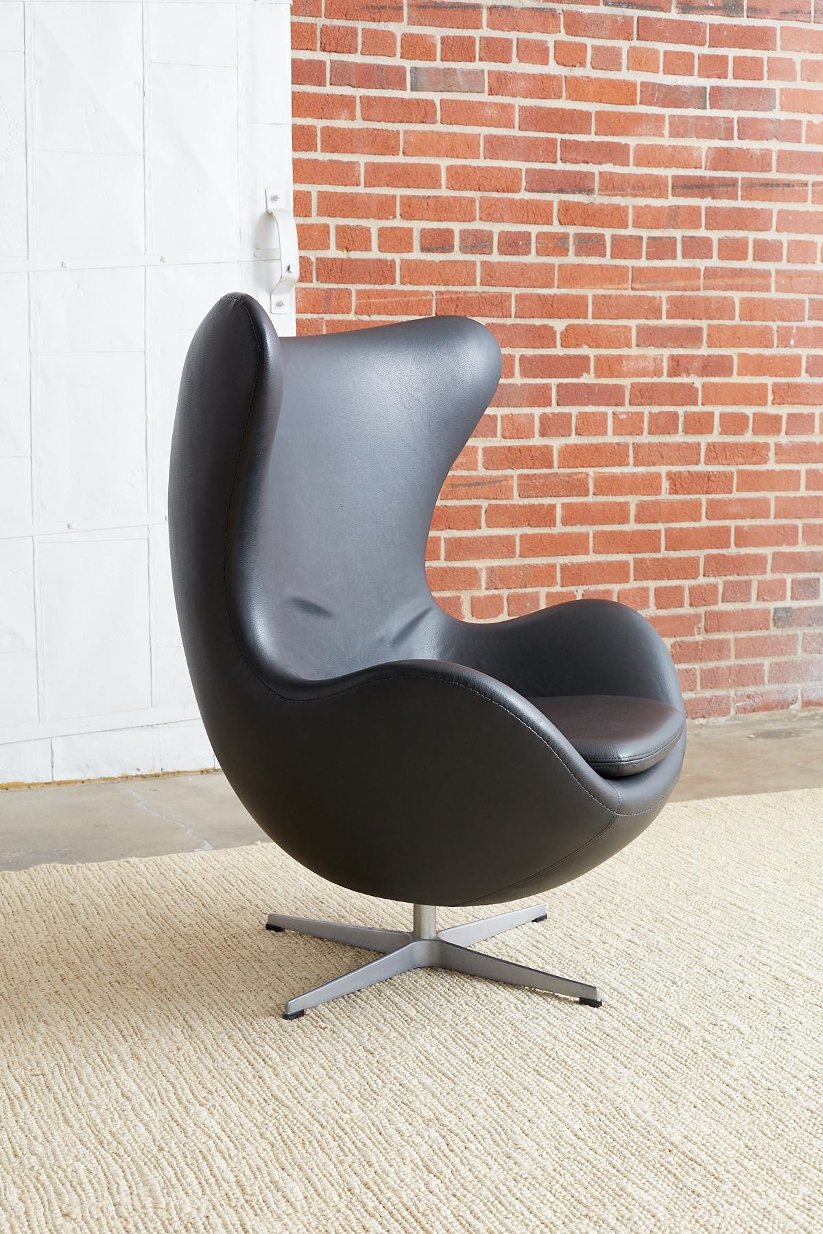 Arne Jacobsen for Fritz Hansen Black Egg Chair 4