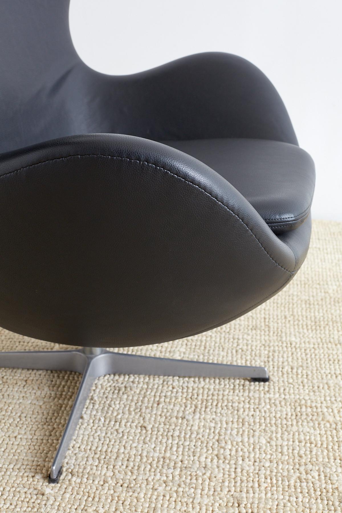 20th Century Arne Jacobsen for Fritz Hansen Black Egg Chair