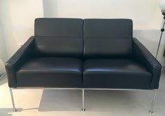Arne Jacobsen for Fritz Hansen Black Leather Airport Sofa, Model 3302