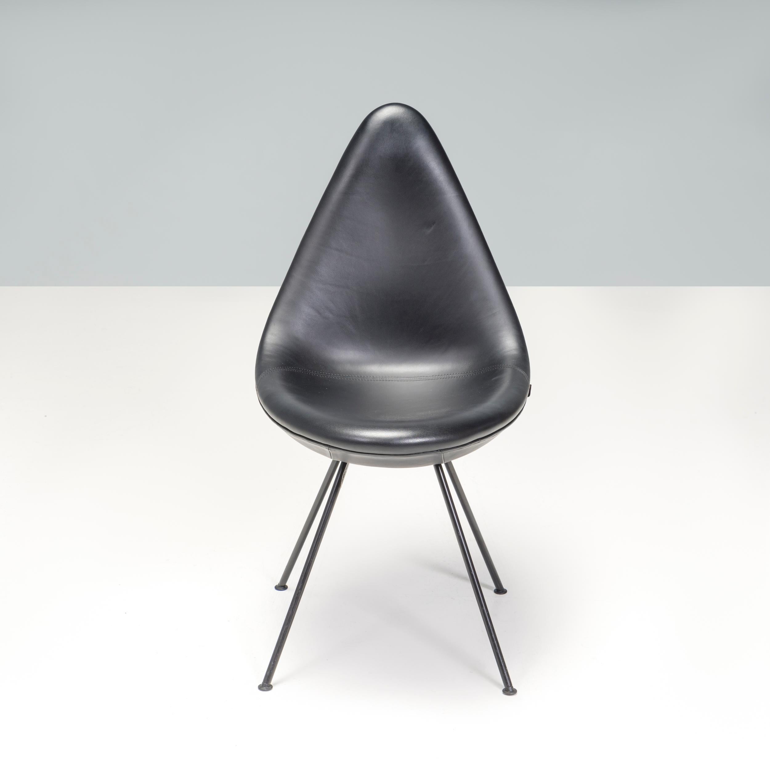 Fritz Hansen by Arne Jacobsen Black Leather Model 3110 Drop Dining Chairs, Set10 For Sale 1