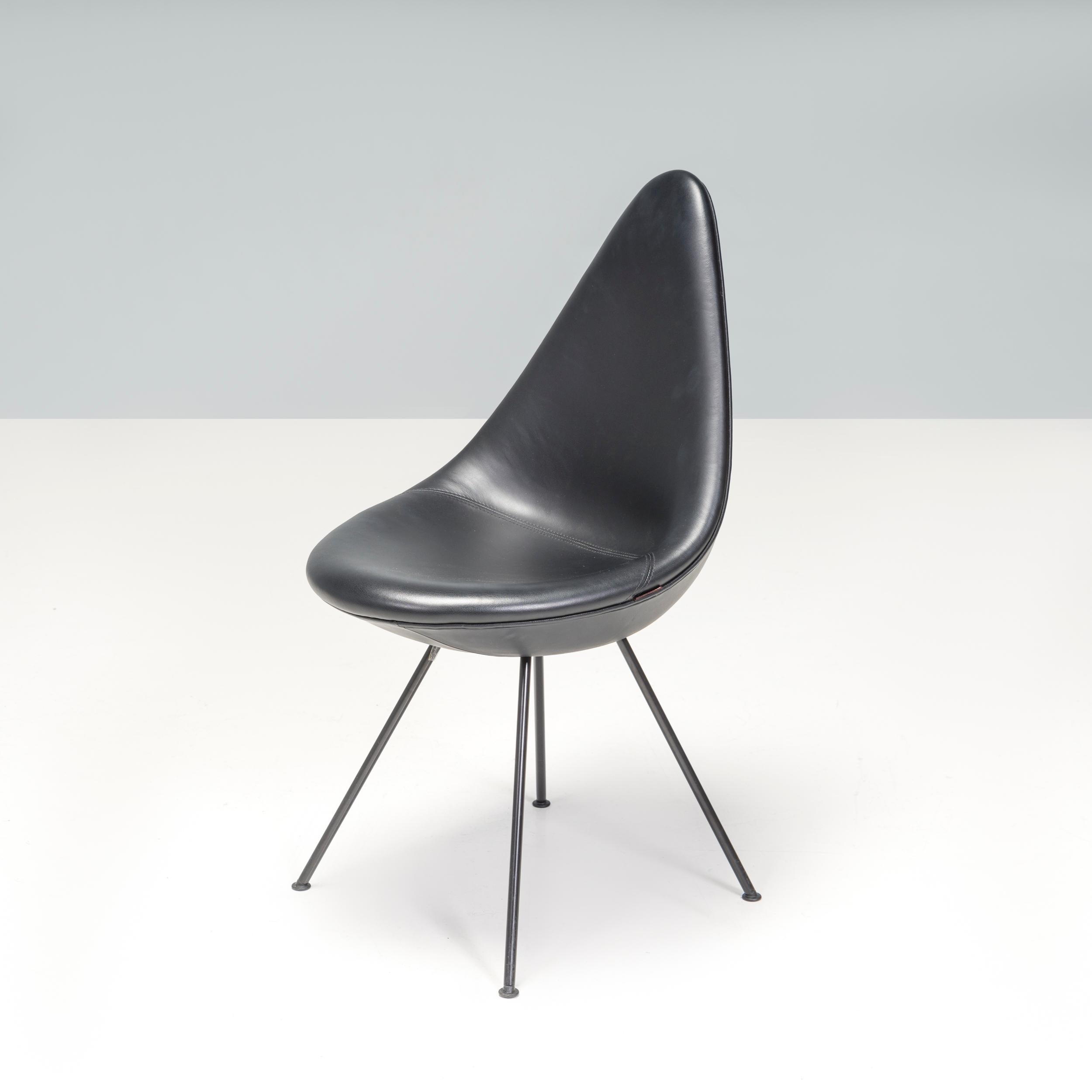 Fritz Hansen by Arne Jacobsen Black Leather Model 3110 Drop Dining Chairs, Set10 For Sale 2