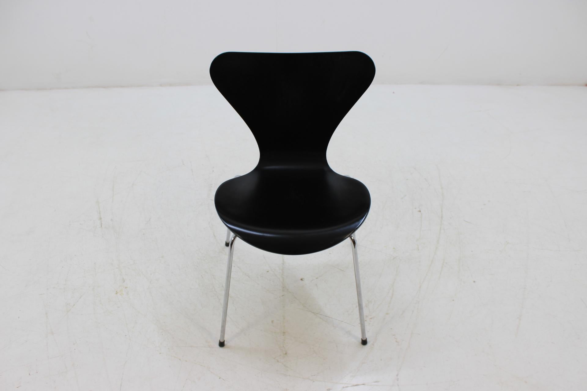Mid-Century Modern Arne Jacobsen for Fritz Hansen Chair, Series 7