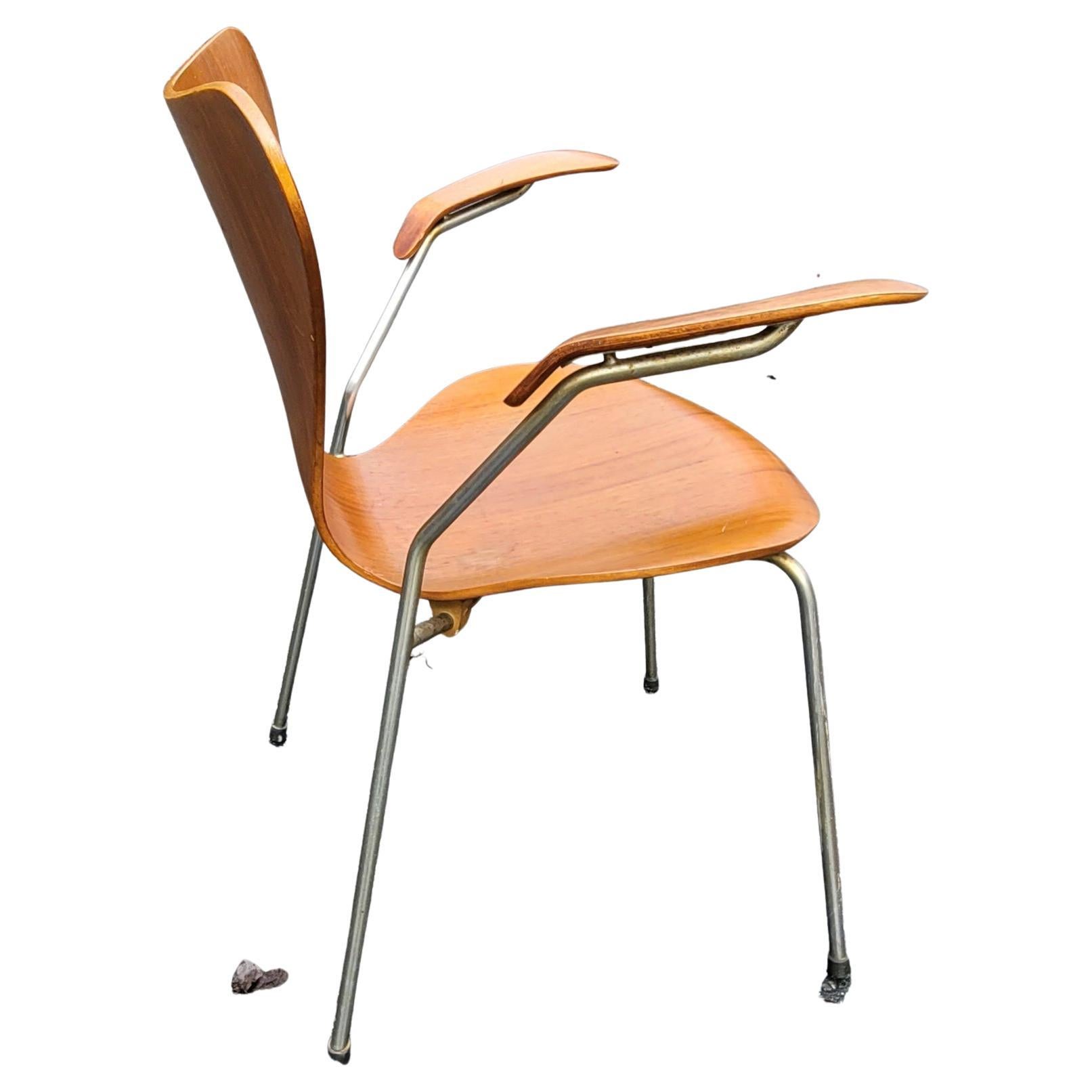 Mid-Century Modern Arne Jacobsen for Fritz Hansen Danish Mid-Century Teak Ant Armchairs, a Pair For Sale
