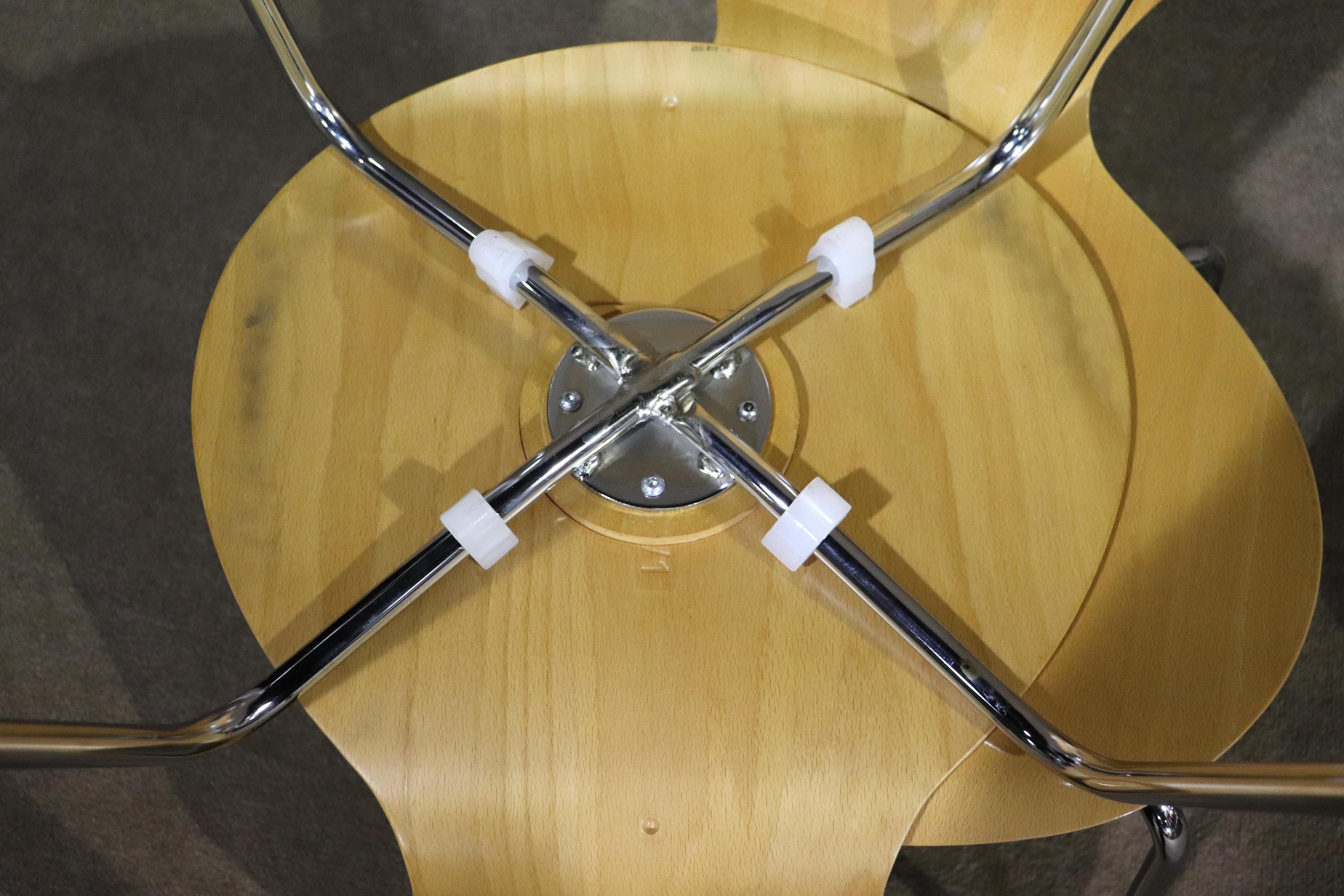 Arne Jacobsen for Fritz Hansen Dining Chairs For Sale 2