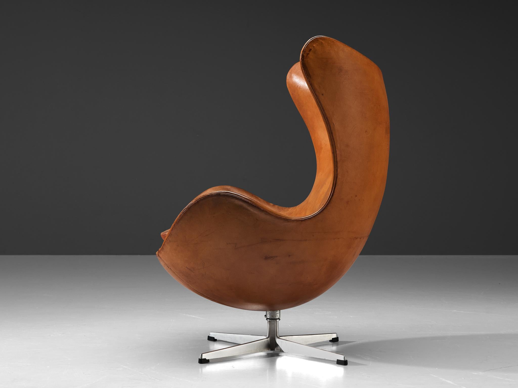 Arne Jacobsen for Fritz Hansen Early 'Egg' Lounge Chair in Cognac Leather 2