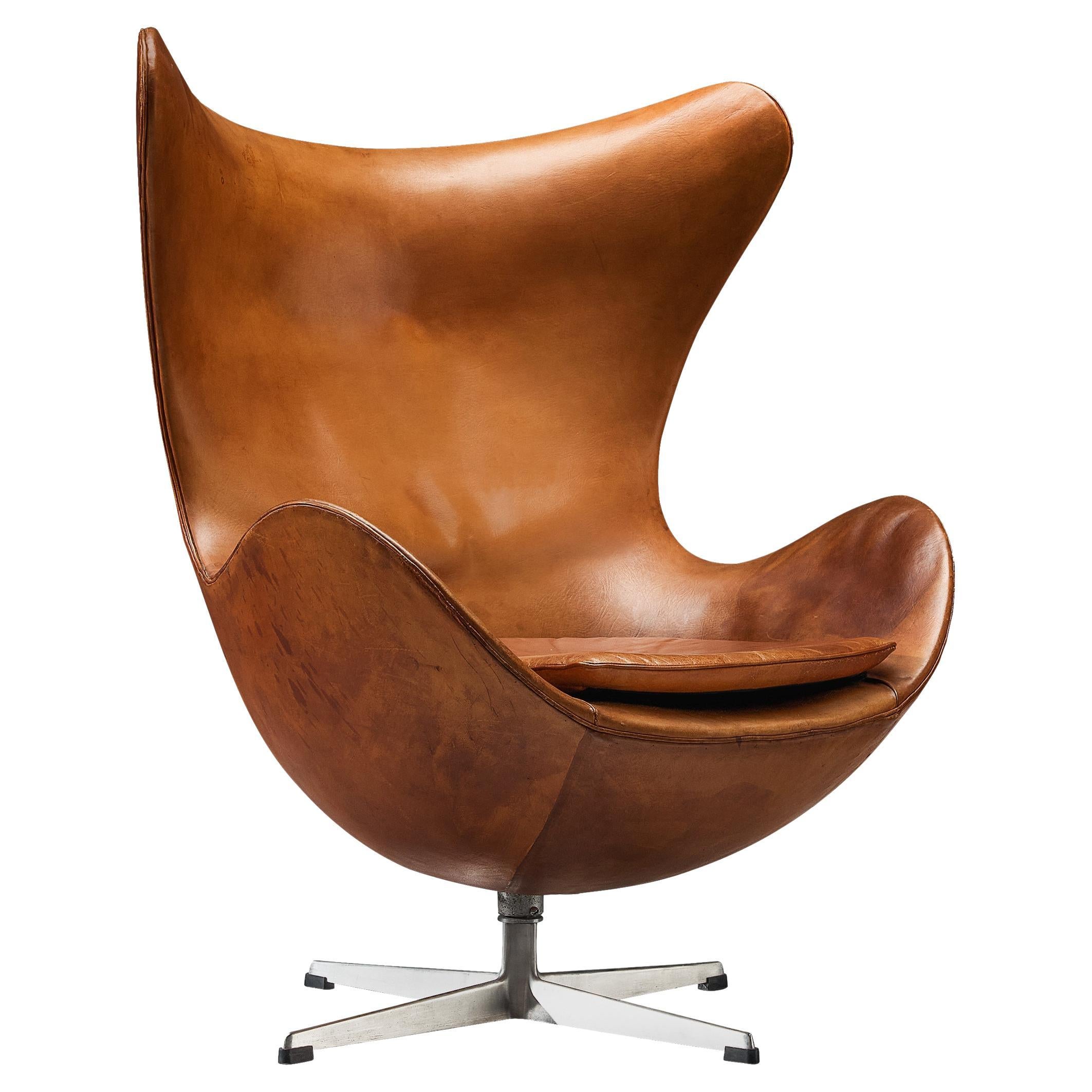 Arne Jacobsen for Fritz Hansen Early 'Egg' Lounge Chair in Cognac Leather