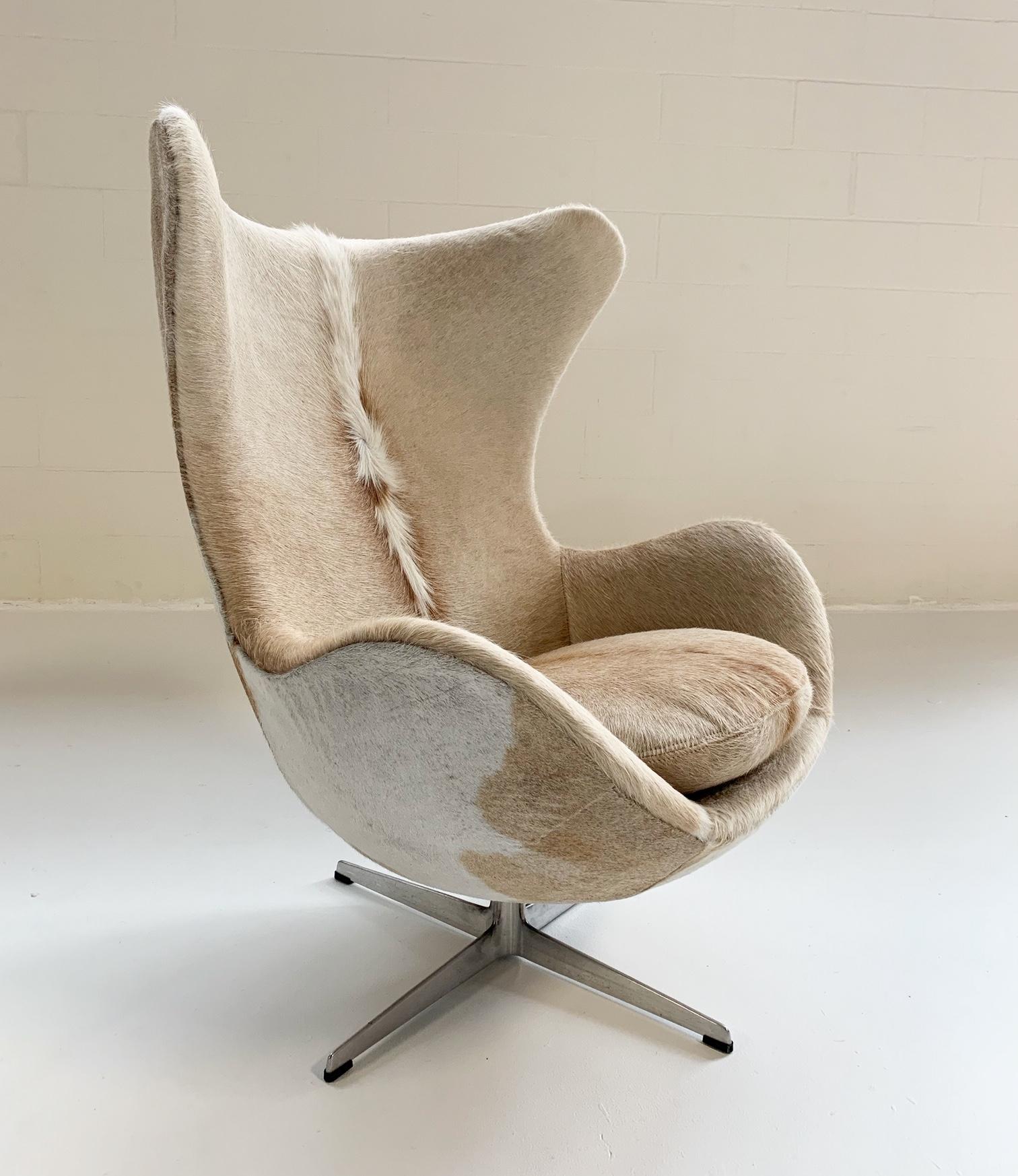 Arne Jacobsen for Fritz Hansen Egg Chair in Brazilian Cowhide 1