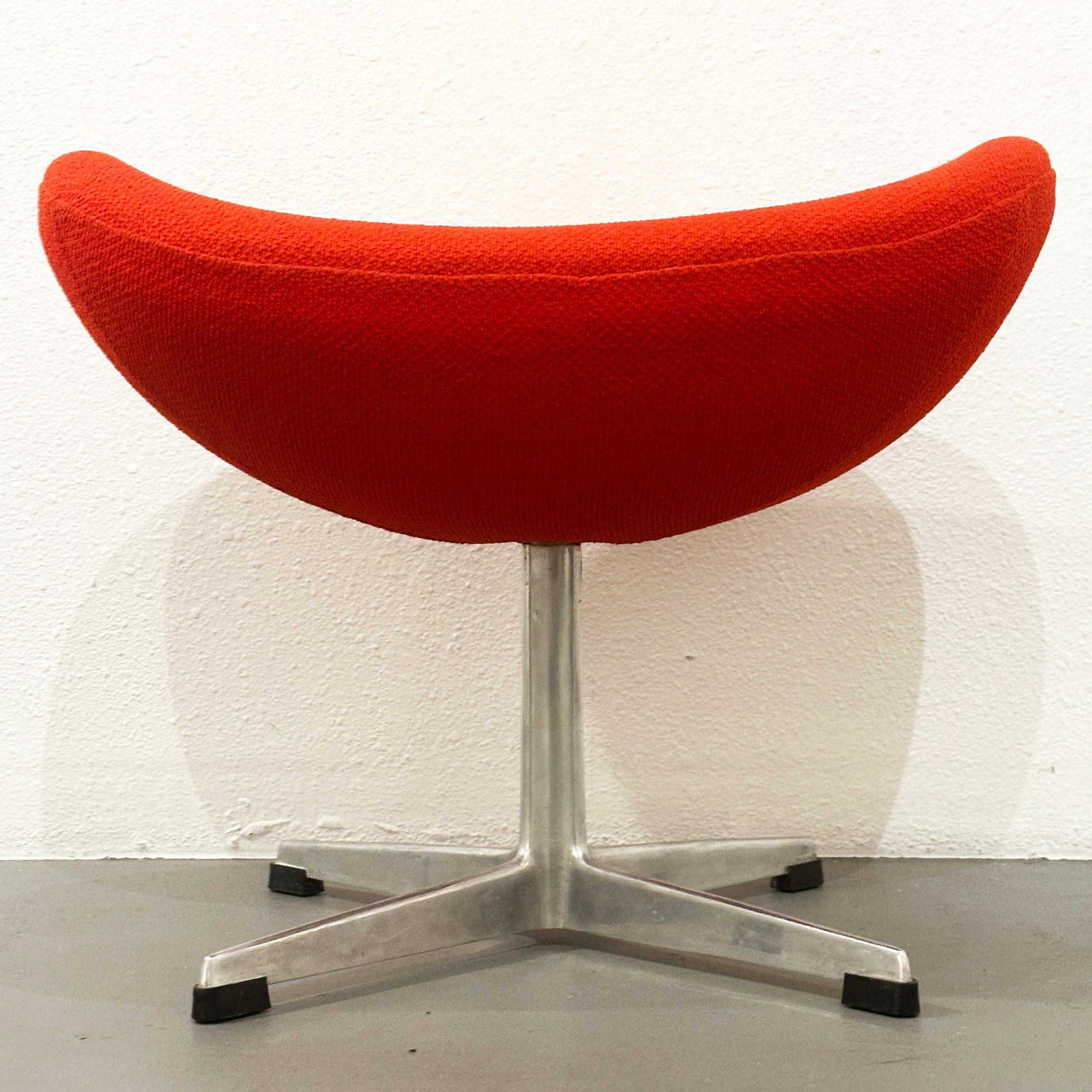 Danese Arne Jacobsen for Fritz Hansen Egg Footstool in Red Wool, ca 1960s in vendita