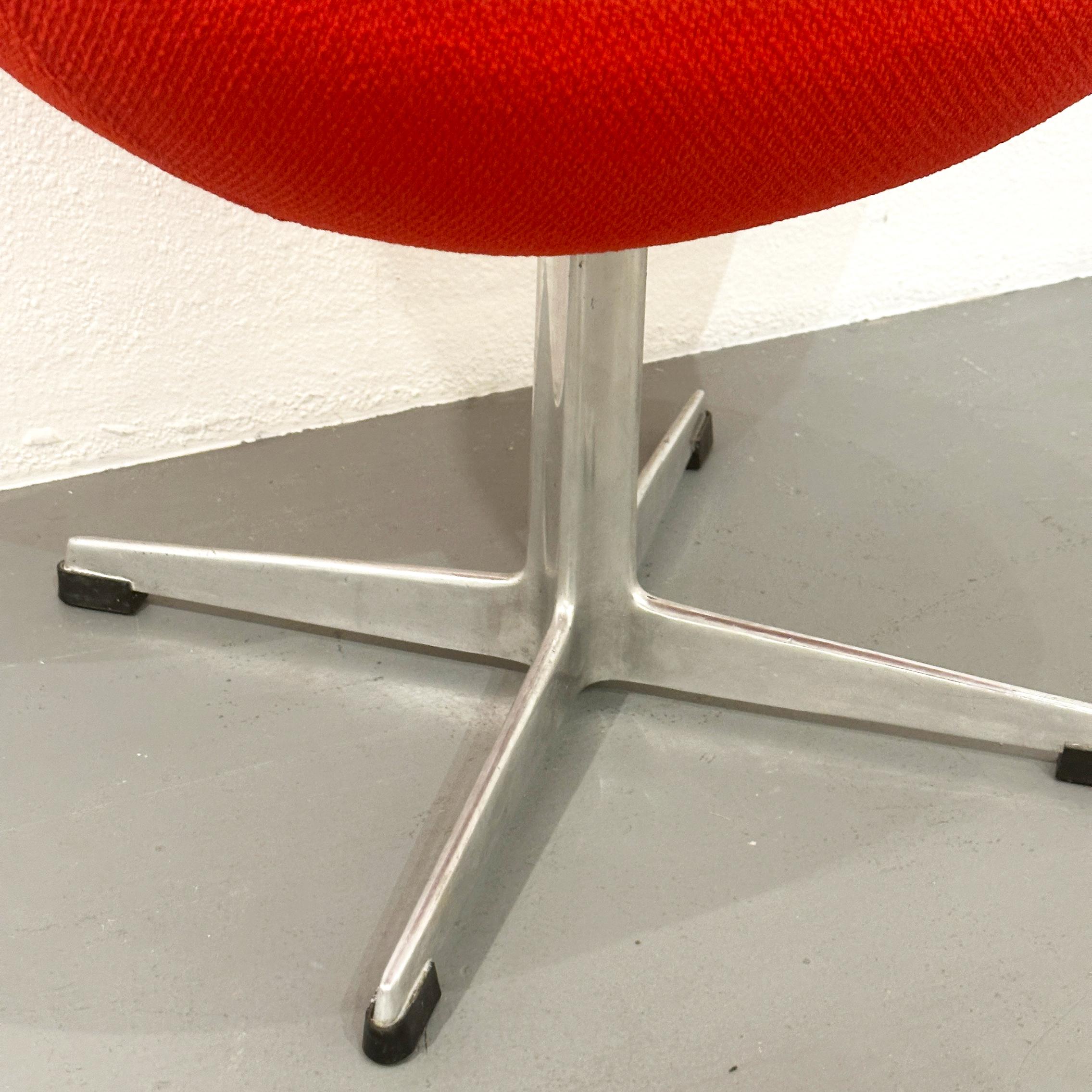 Arne Jacobsen for Fritz Hansen Egg Footstool in Red Wool, ca 1960s in vendita 2