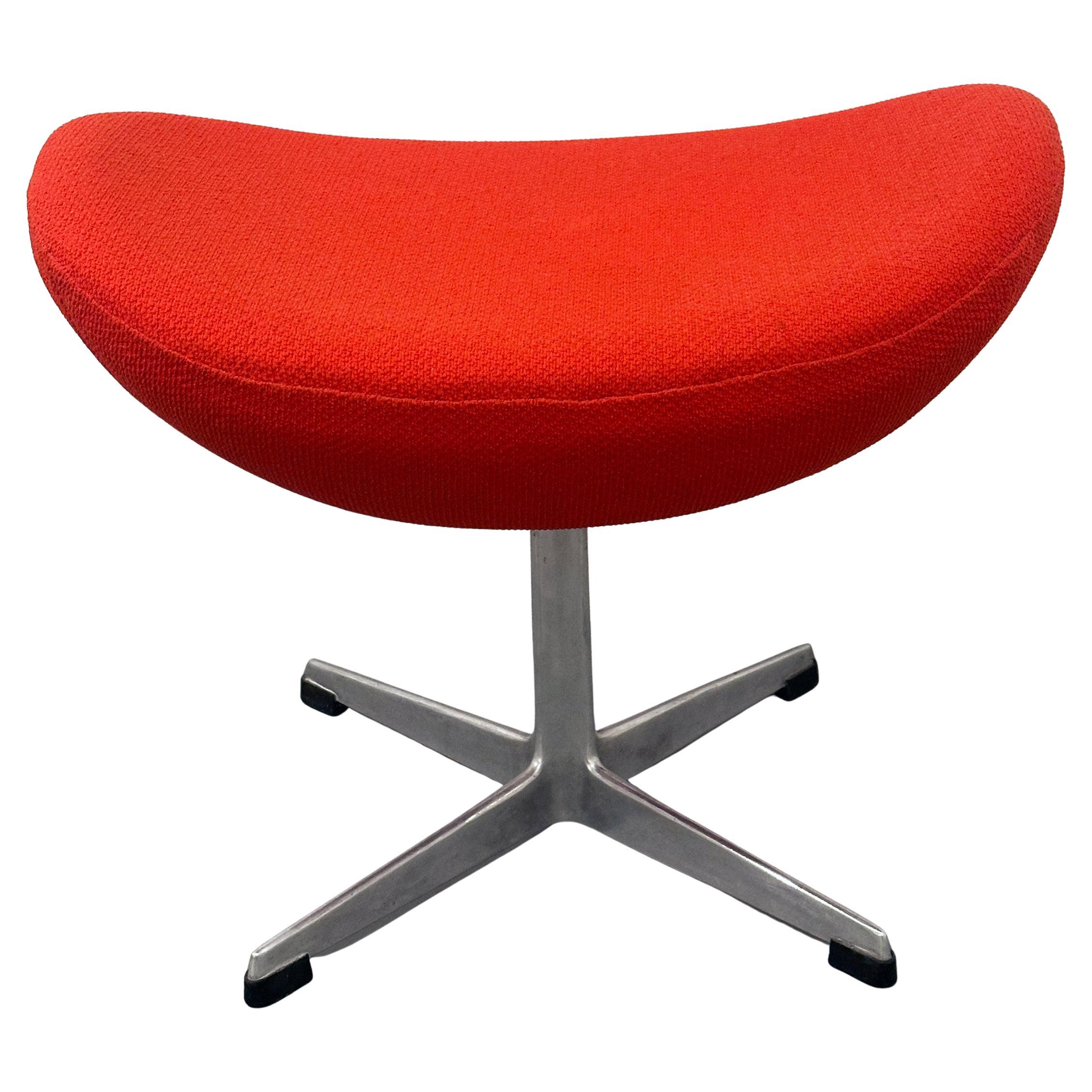 Arne Jacobsen for Fritz Hansen Egg Footstool in Red Wool, ca 1960s in vendita