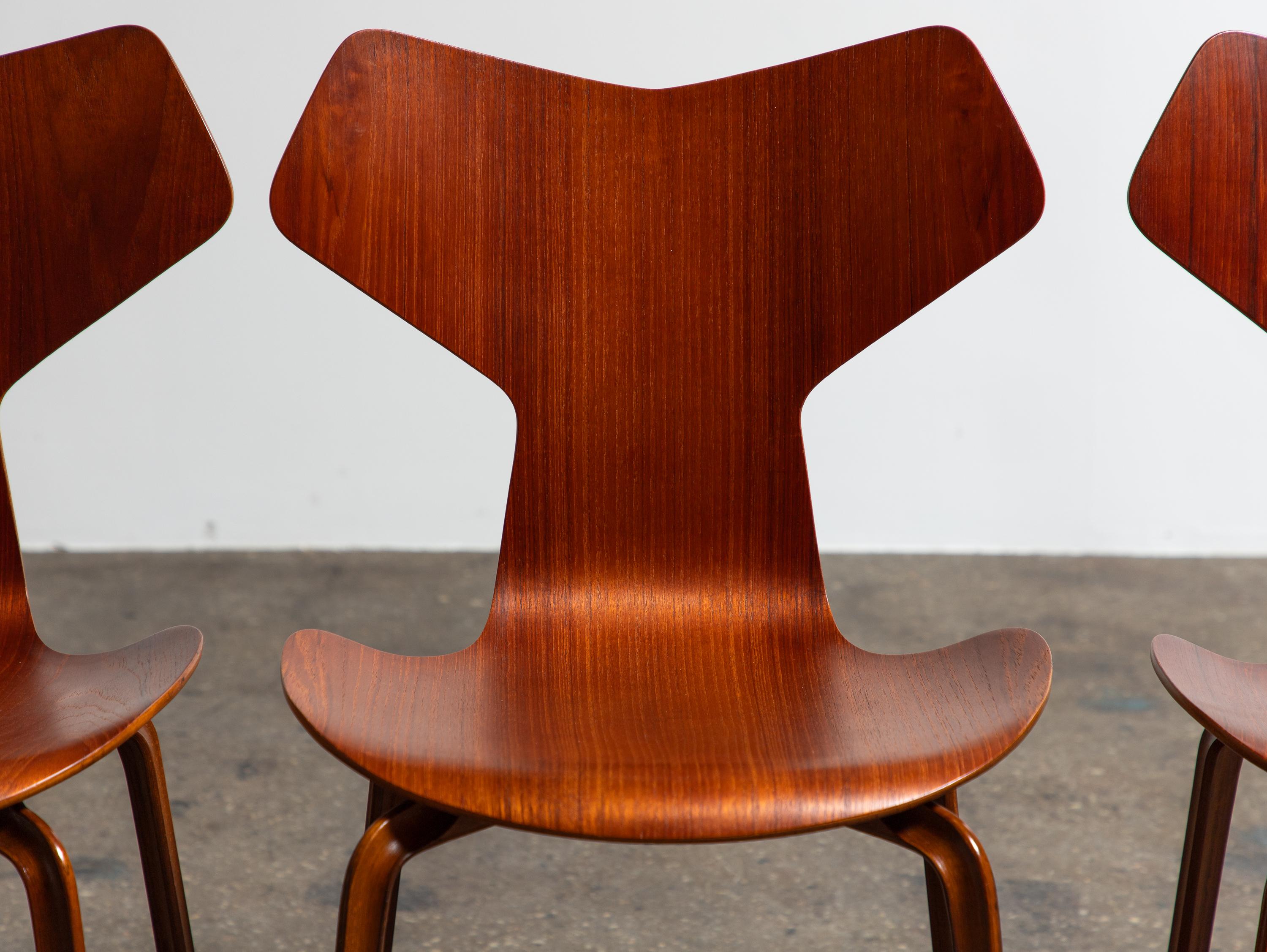 Danish Arne Jacobsen for Fritz Hansen Grand Prix Chairs - Set of 4 For Sale
