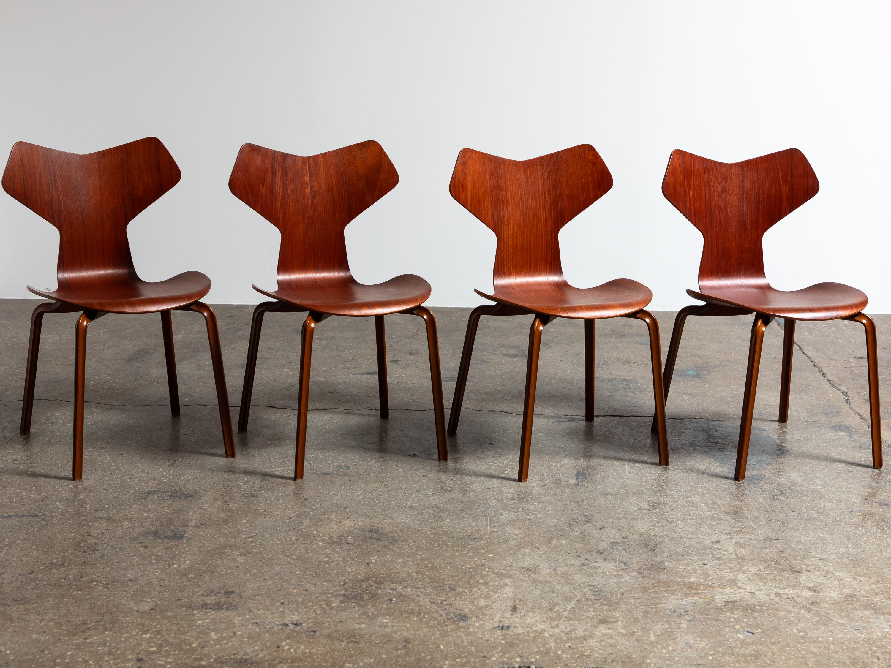 Arne Jacobsen for Fritz Hansen Grand Prix Chairs - Set of 4 In Good Condition For Sale In Brooklyn, NY