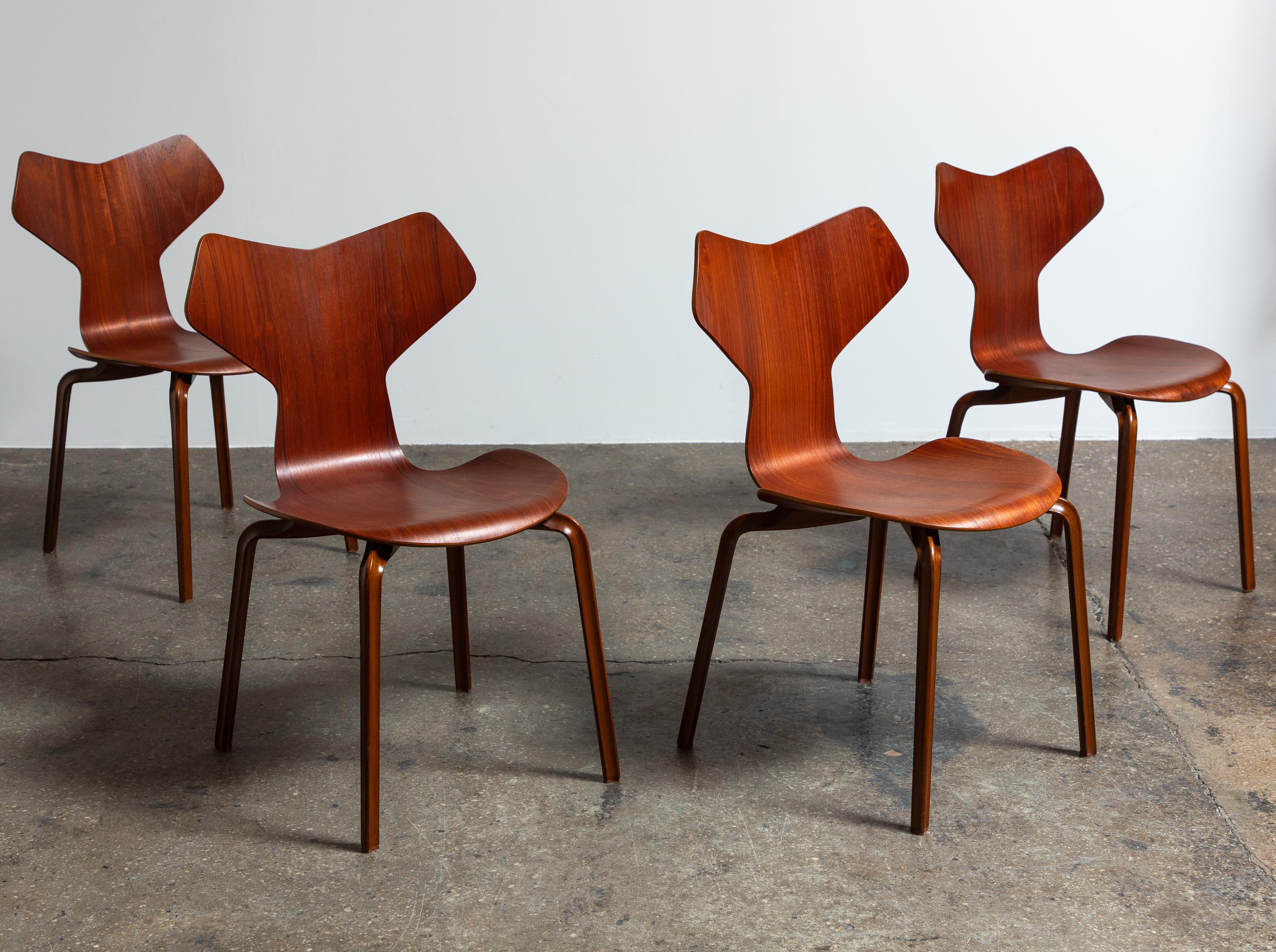 20th Century Arne Jacobsen for Fritz Hansen Grand Prix Chairs - Set of 4 For Sale