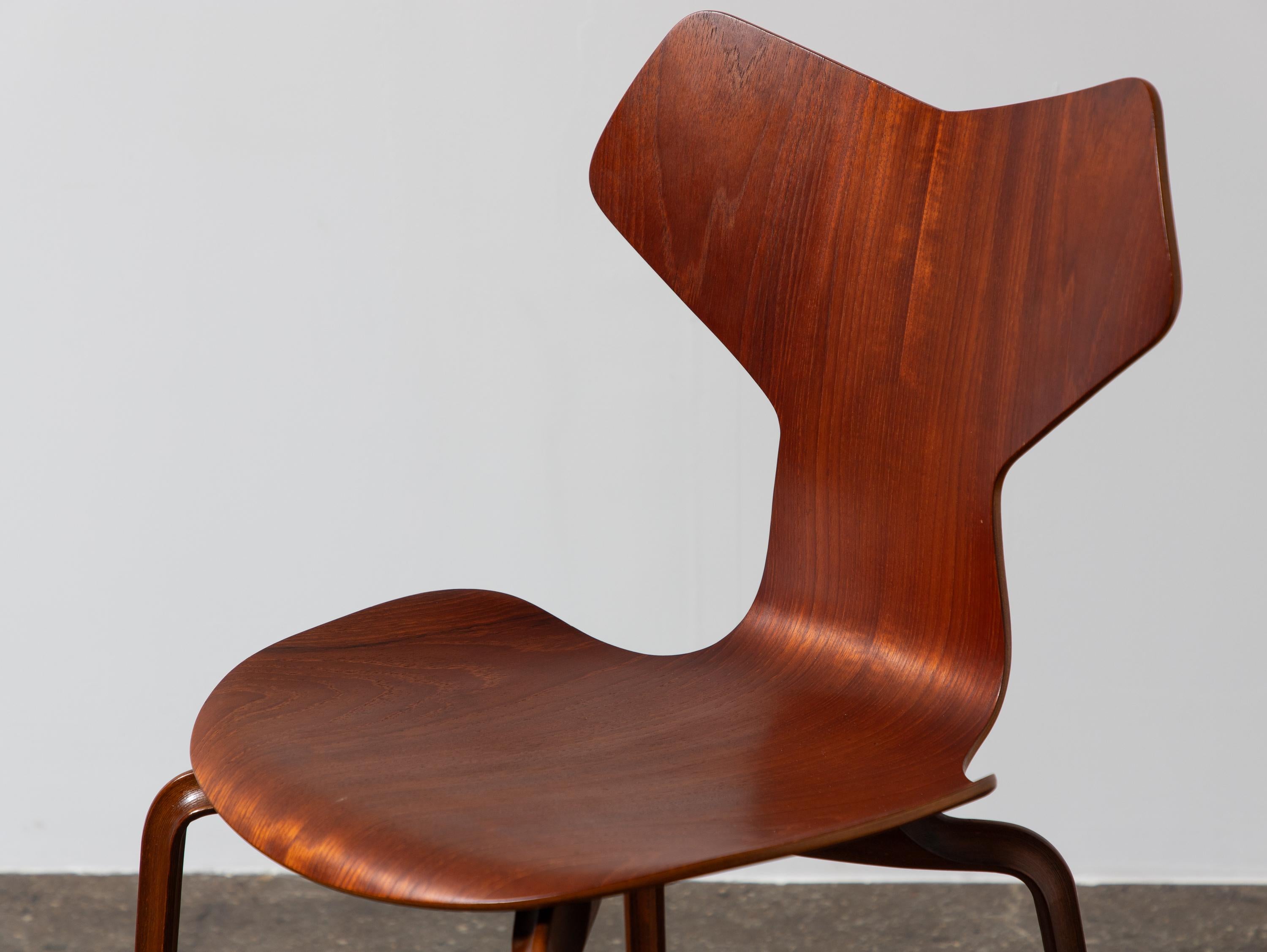 Arne Jacobsen for Fritz Hansen Grand Prix Chairs - Set of 4 For Sale 1