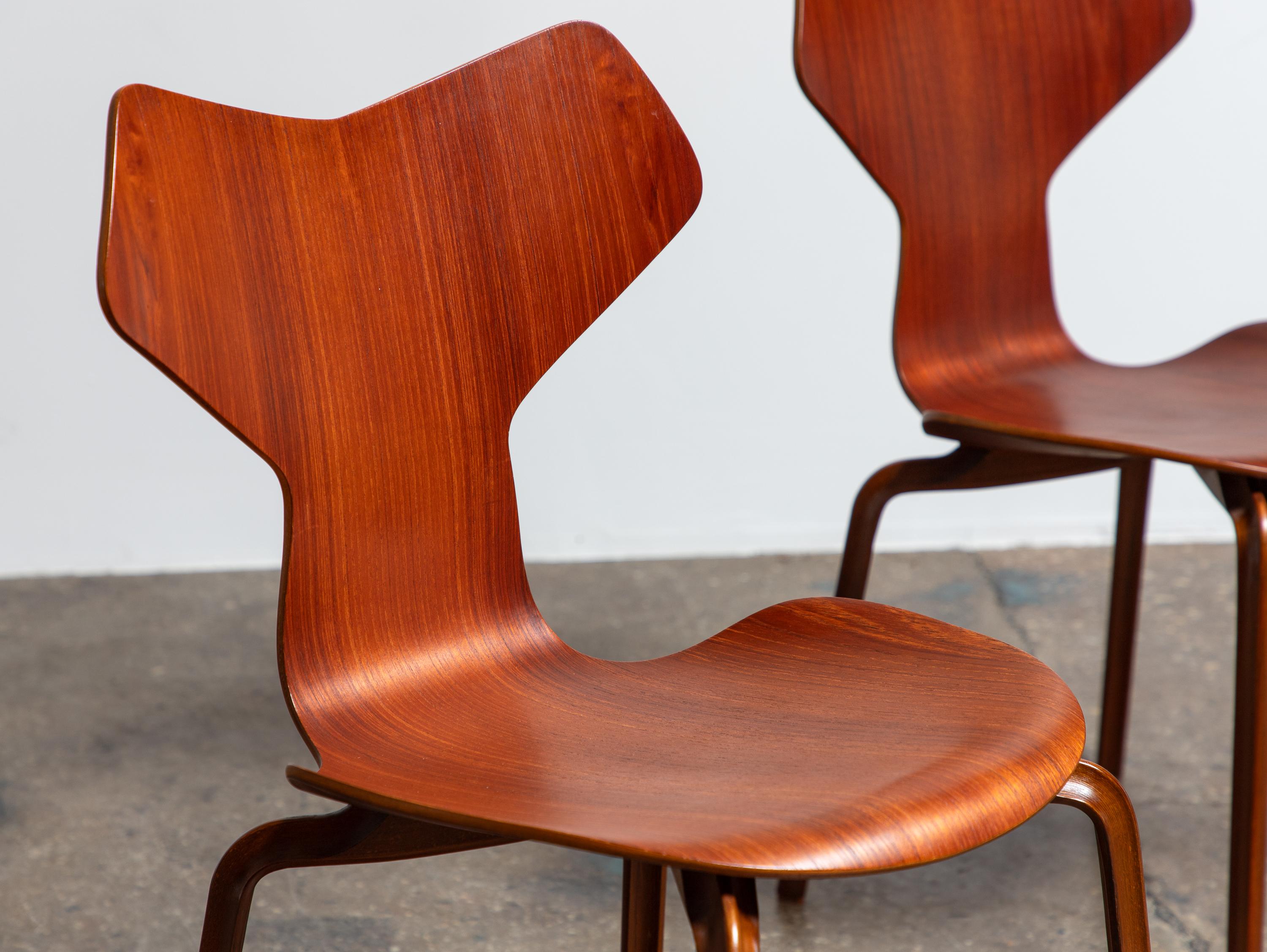 Arne Jacobsen for Fritz Hansen Grand Prix Chairs - Set of 4 For Sale 2