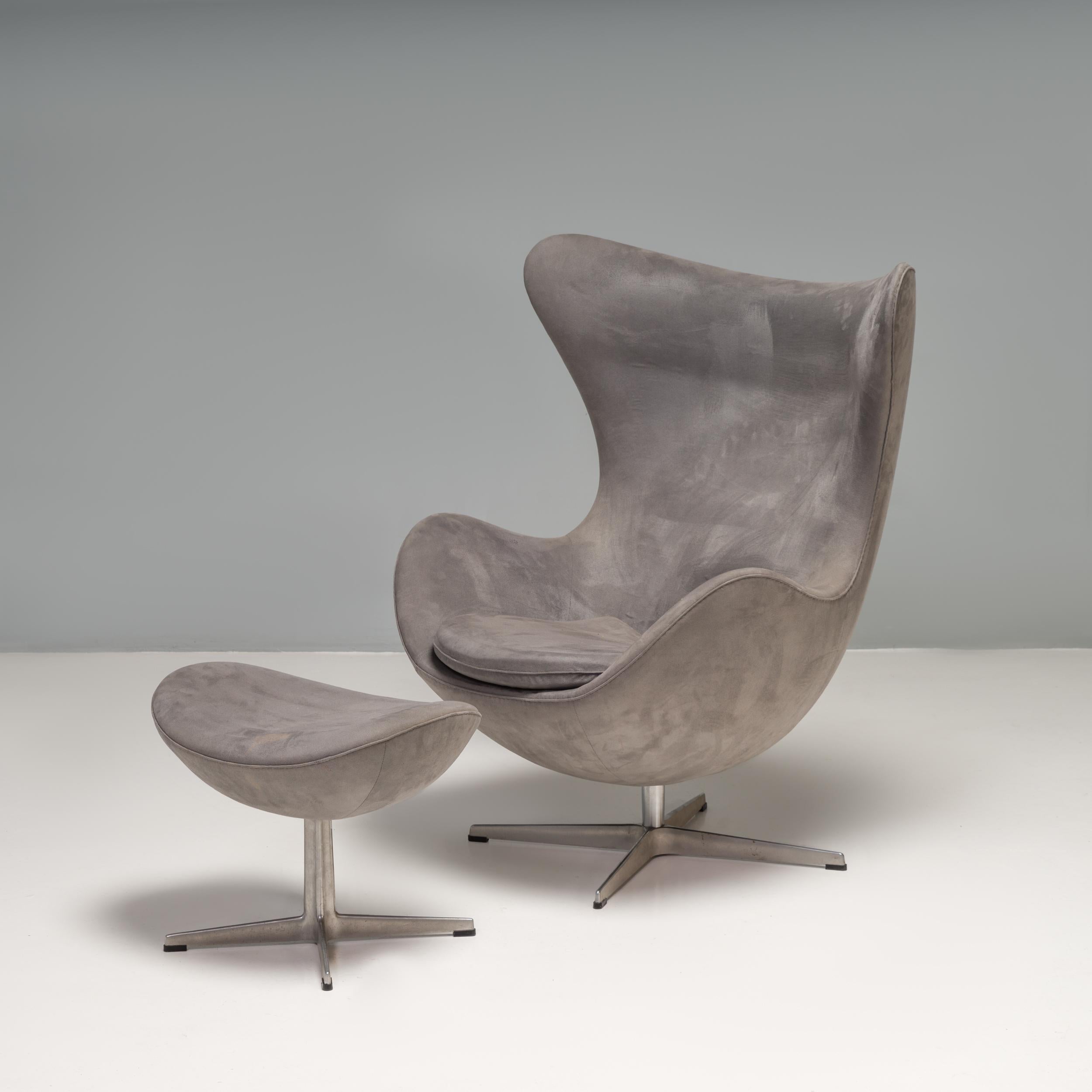 Described as a masterpiece of Danish design, the Egg chair was originally designed by Arne Jacobsen in 1958 for the SAS Royal Hotel in Copenhagen. Ground breaking at the time, the chair has gone on to become a true design classic and is still