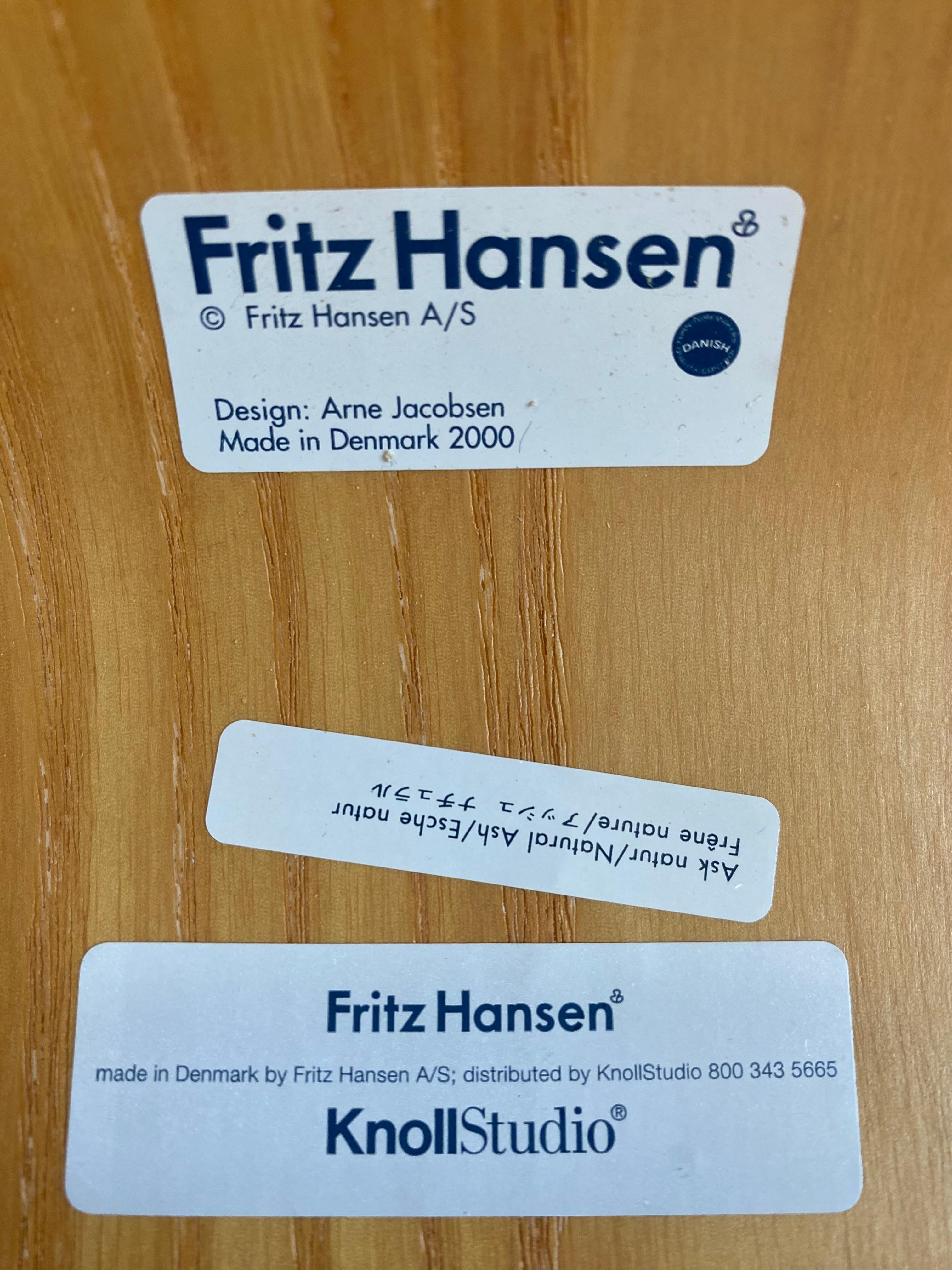 Arne Jacobsen for Fritz Hansen (Knoll) Series 7 Swivel Desk Chair on Casters For Sale 9