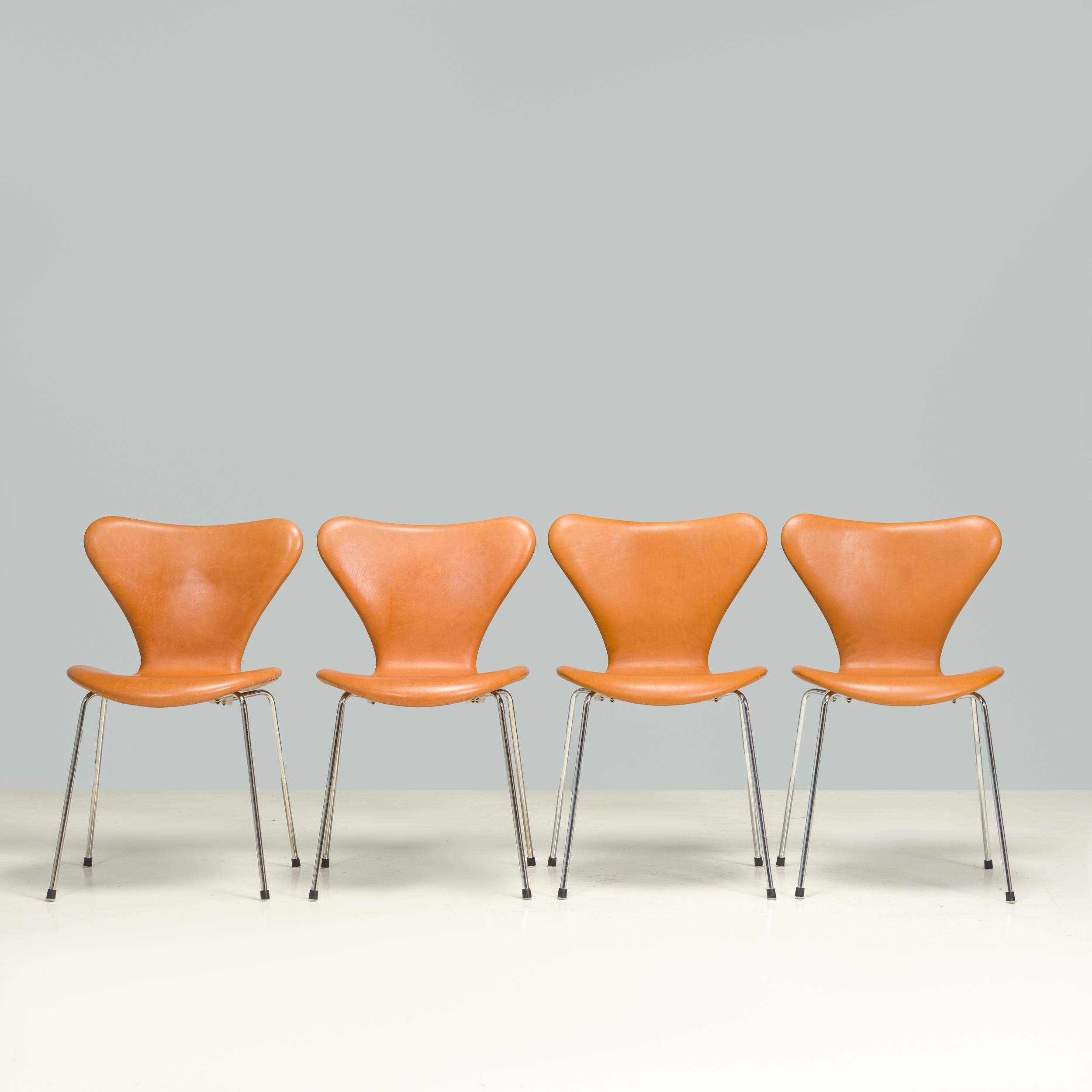 Scandinavian Modern Arne Jacobsen for Fritz Hansen Leather 3107 Series 7 Dining Chairs, Set of 4 For Sale