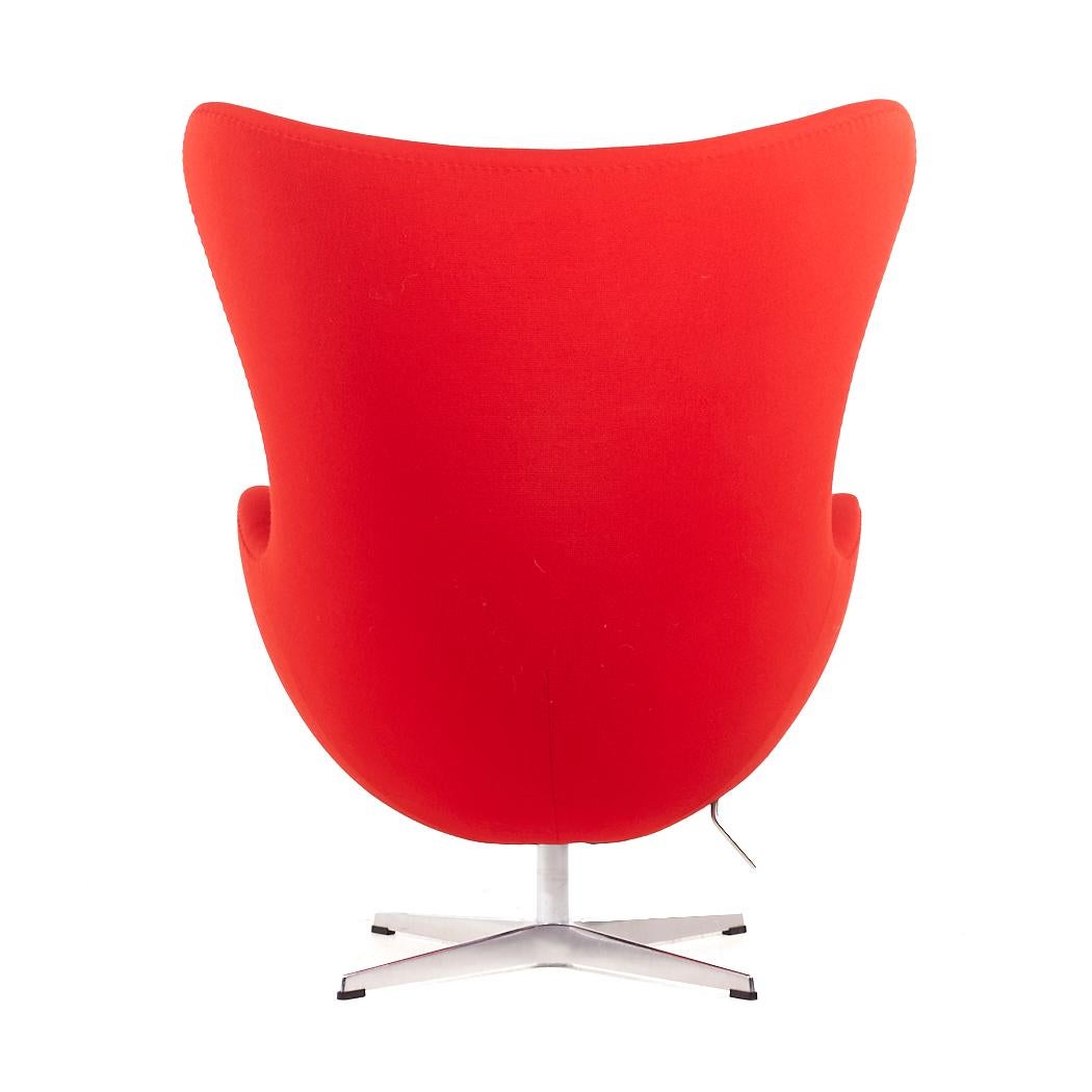 Arne Jacobsen for Fritz Hansen Mid Century Egg Chair In Good Condition For Sale In Countryside, IL