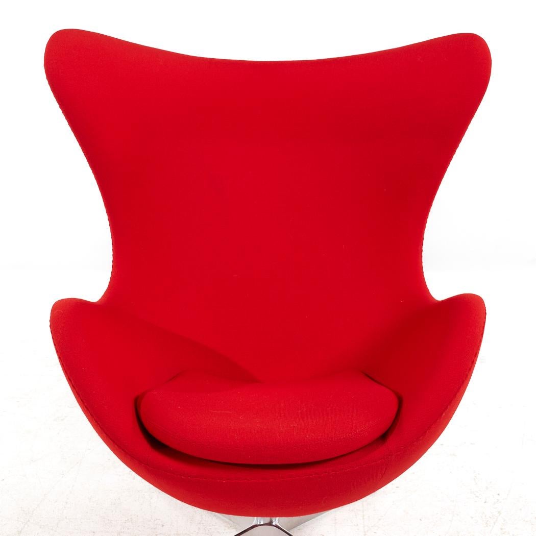 Arne Jacobsen for Fritz Hansen Mid Century Egg Chair For Sale 2