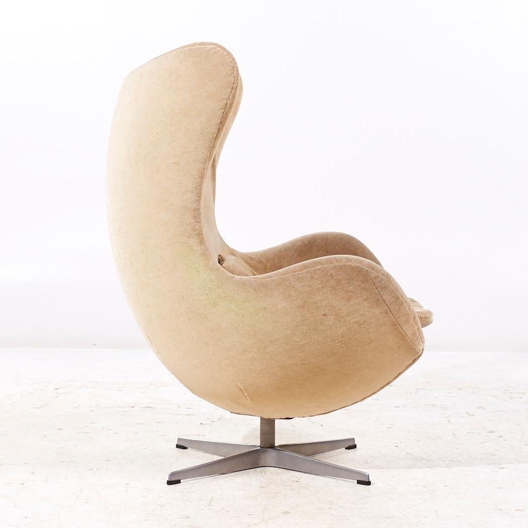 Arne Jacobsen para Fritz Hansen Sillas Egg de mediados de siglo - Pareja en venta 3