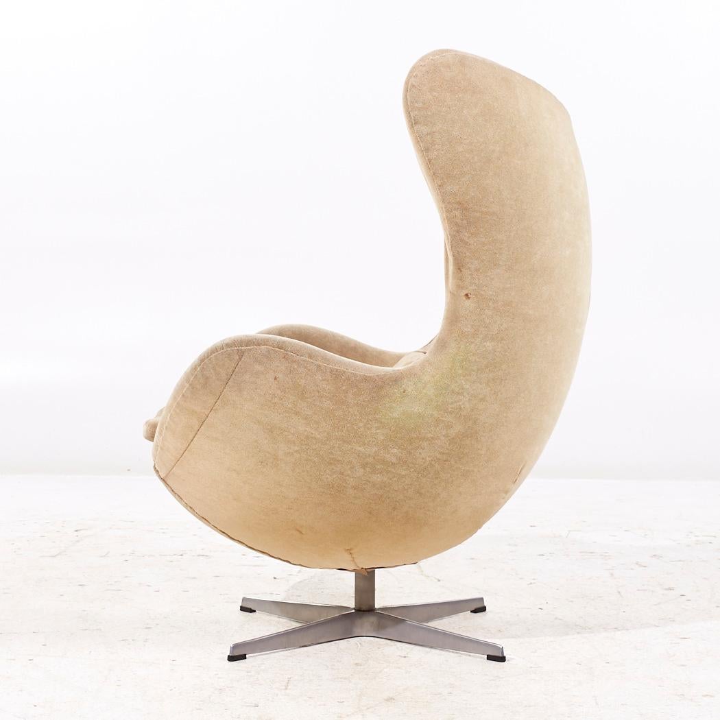 Arne Jacobsen para Fritz Hansen Sillas Egg de mediados de siglo - Pareja en venta 4