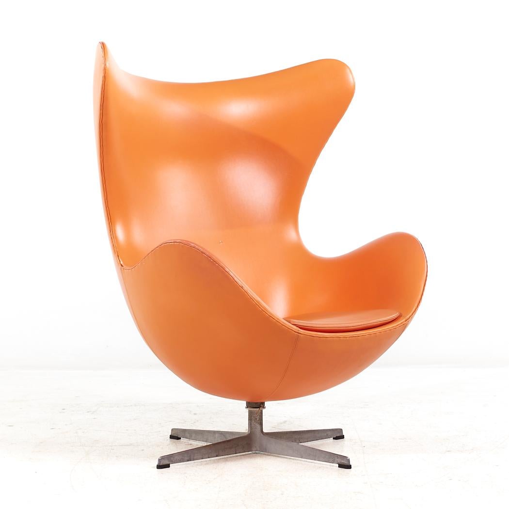 Danish Arne Jacobsen for Fritz Hansen Mid Century Egg Chairs - Pair For Sale
