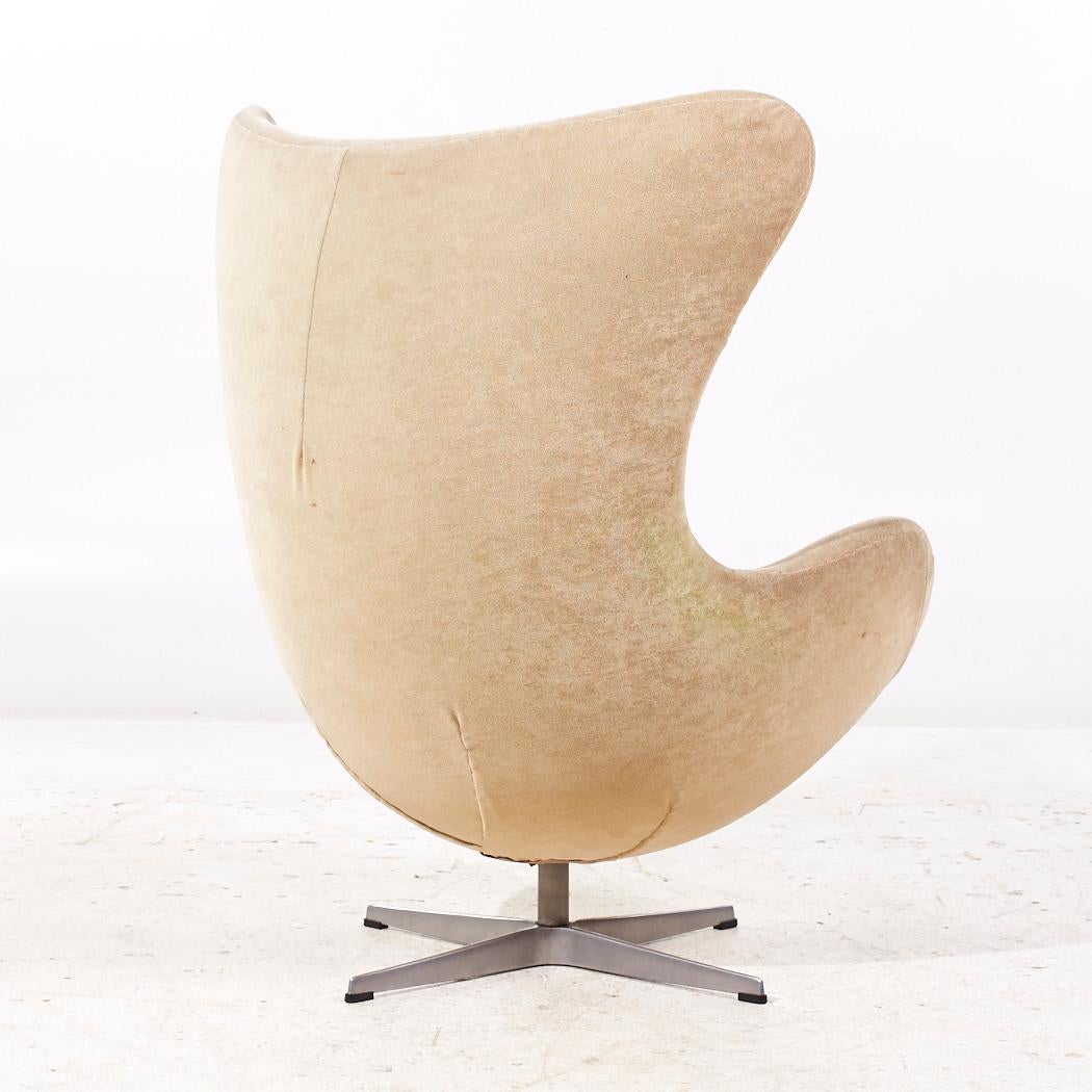 Arne Jacobsen para Fritz Hansen Sillas Egg de mediados de siglo - Pareja Tapicería en venta