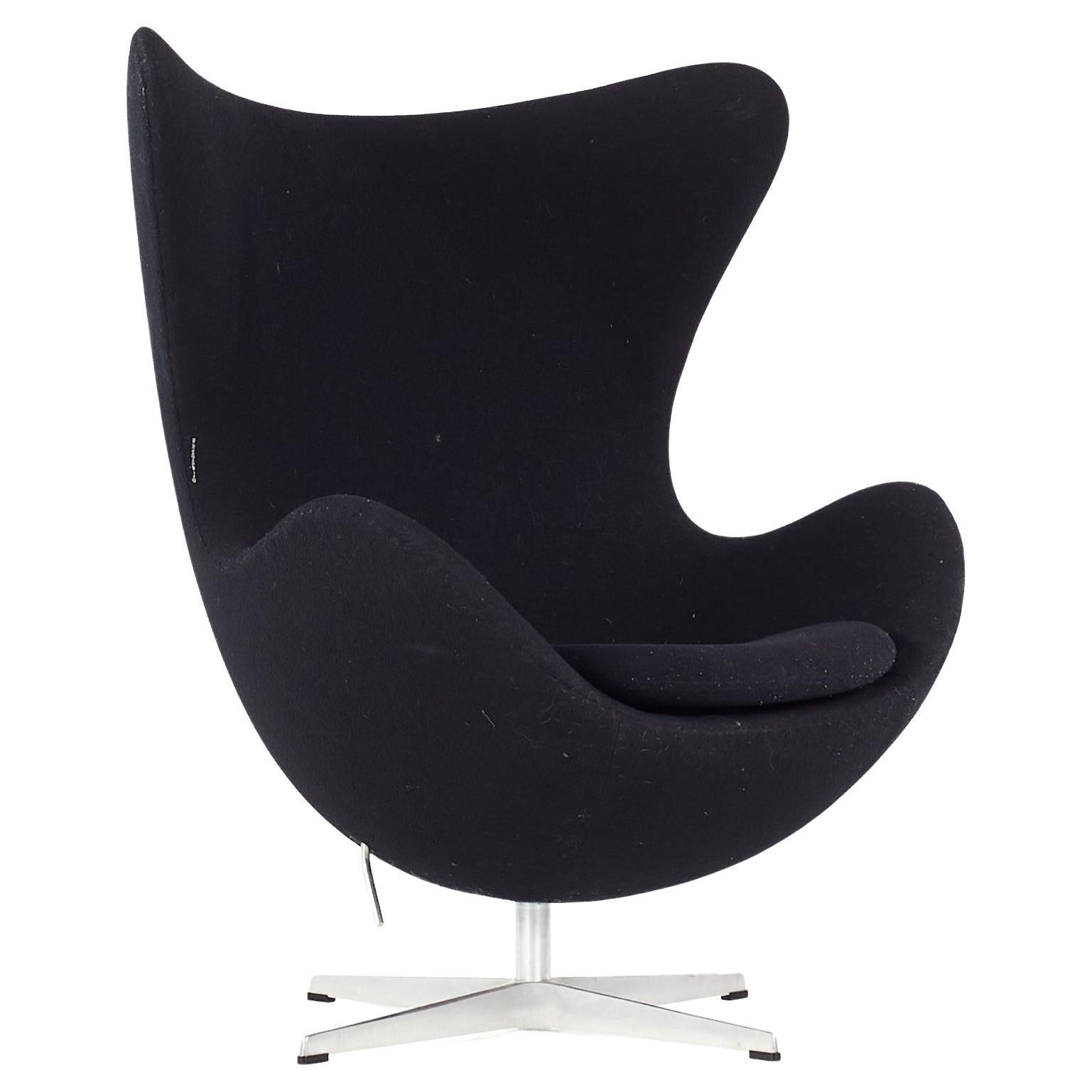 Arne Jacobsen Reclining Egg Chair in Original Leather for Fritz Hansen