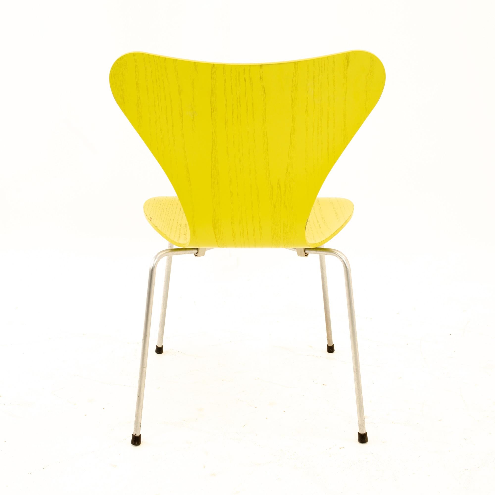Arne Jacobsen For Fritz Hansen Mid Century Modern SERIES 7 Chair -Lime -Set of 4 For Sale 5